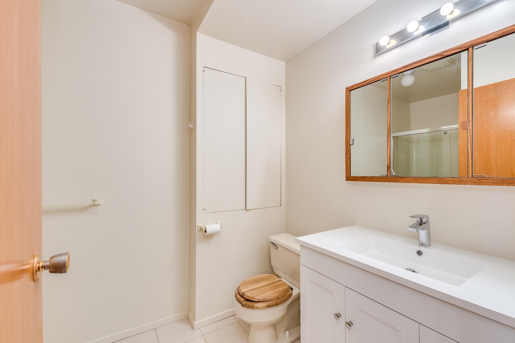 1250 Delta Avenue, Burnaby, BC