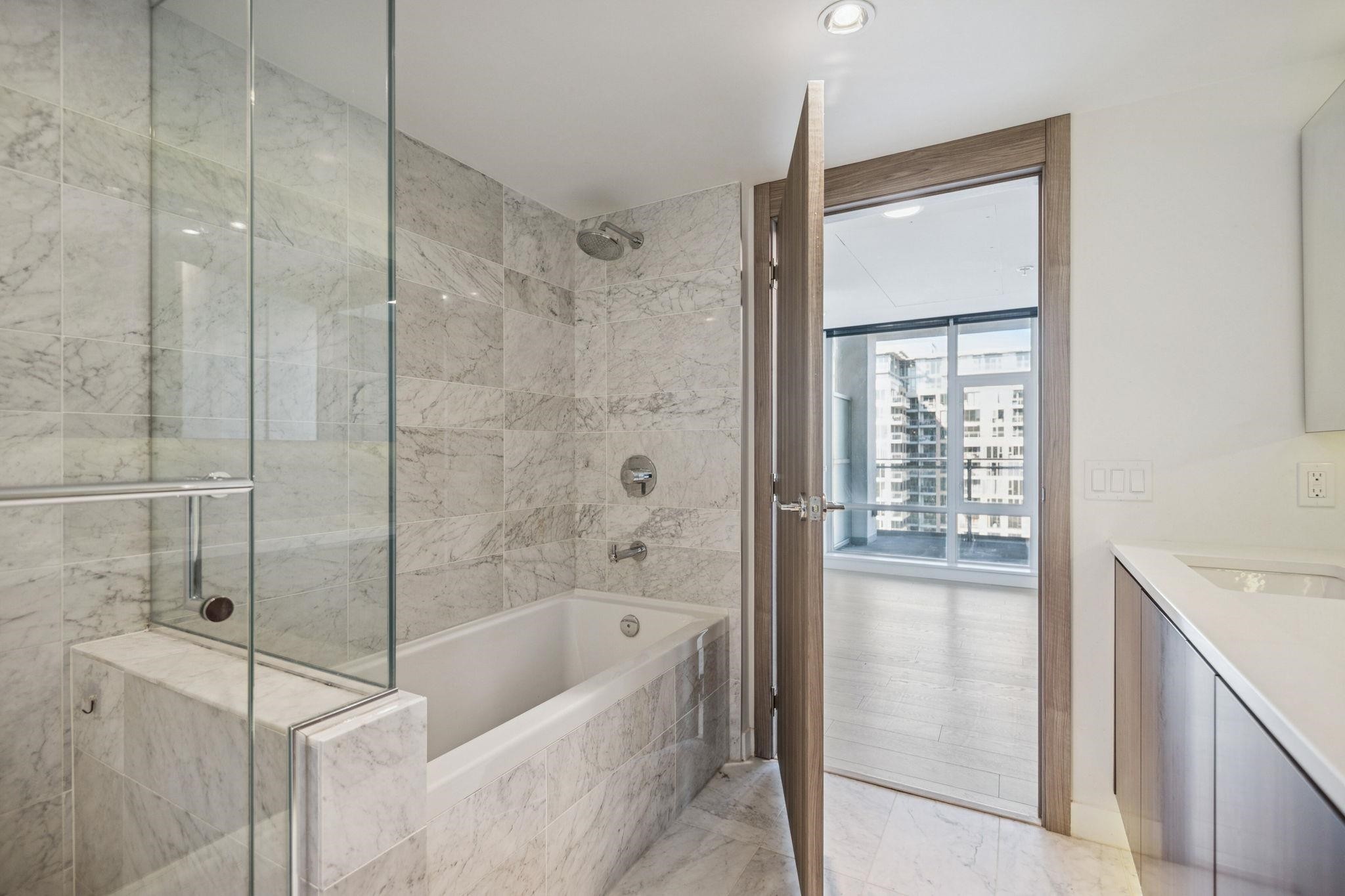 1102-3300 Ketcheson Road, Richmond, BC