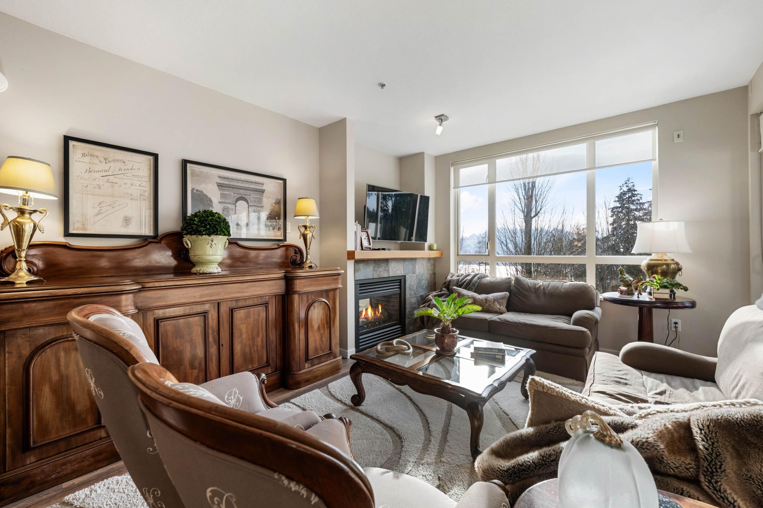 209-560 Ravenwoods Drive, North Vancouver, BC