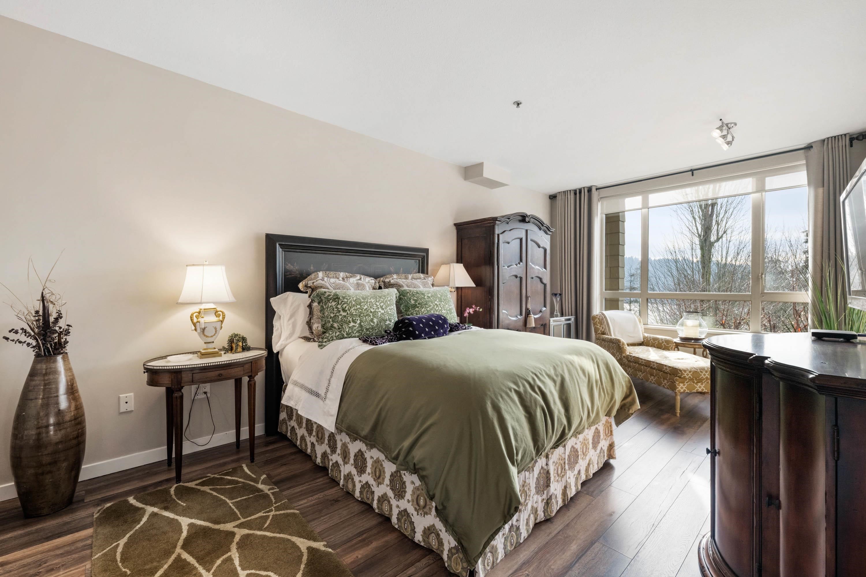 209-560 Ravenwoods Drive, North Vancouver, BC