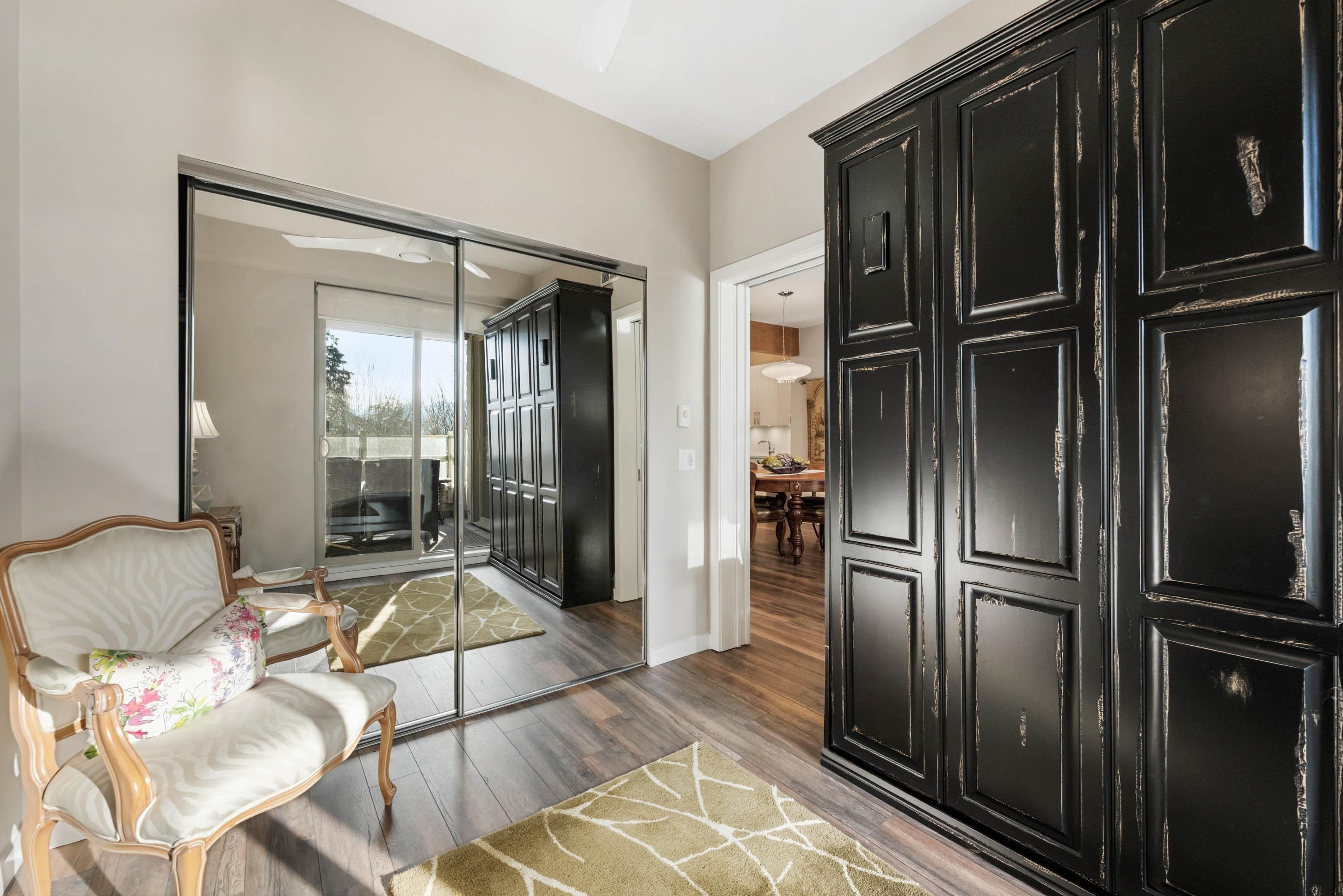 209-560 Ravenwoods Drive, North Vancouver, BC