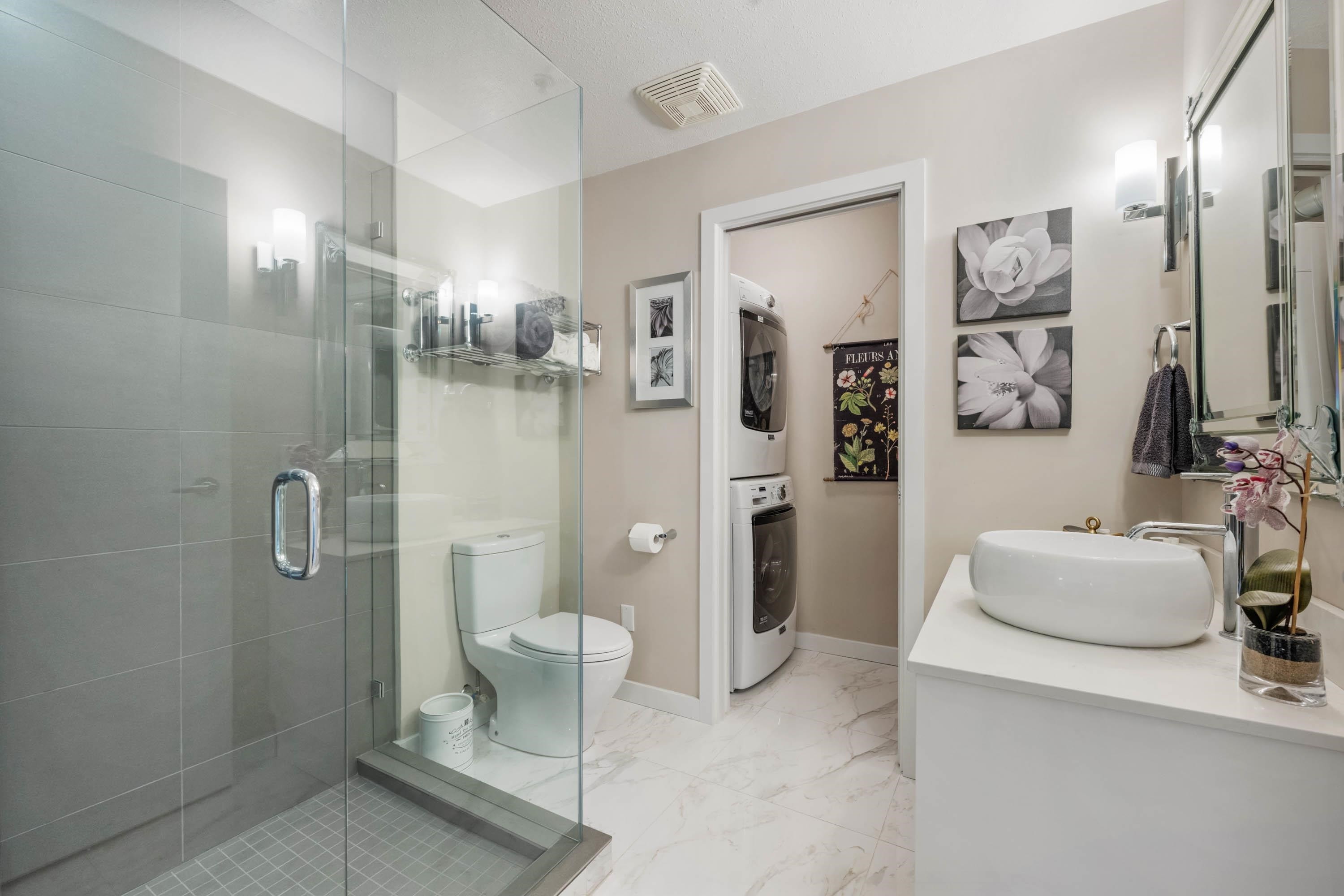 209-560 Ravenwoods Drive, North Vancouver, BC