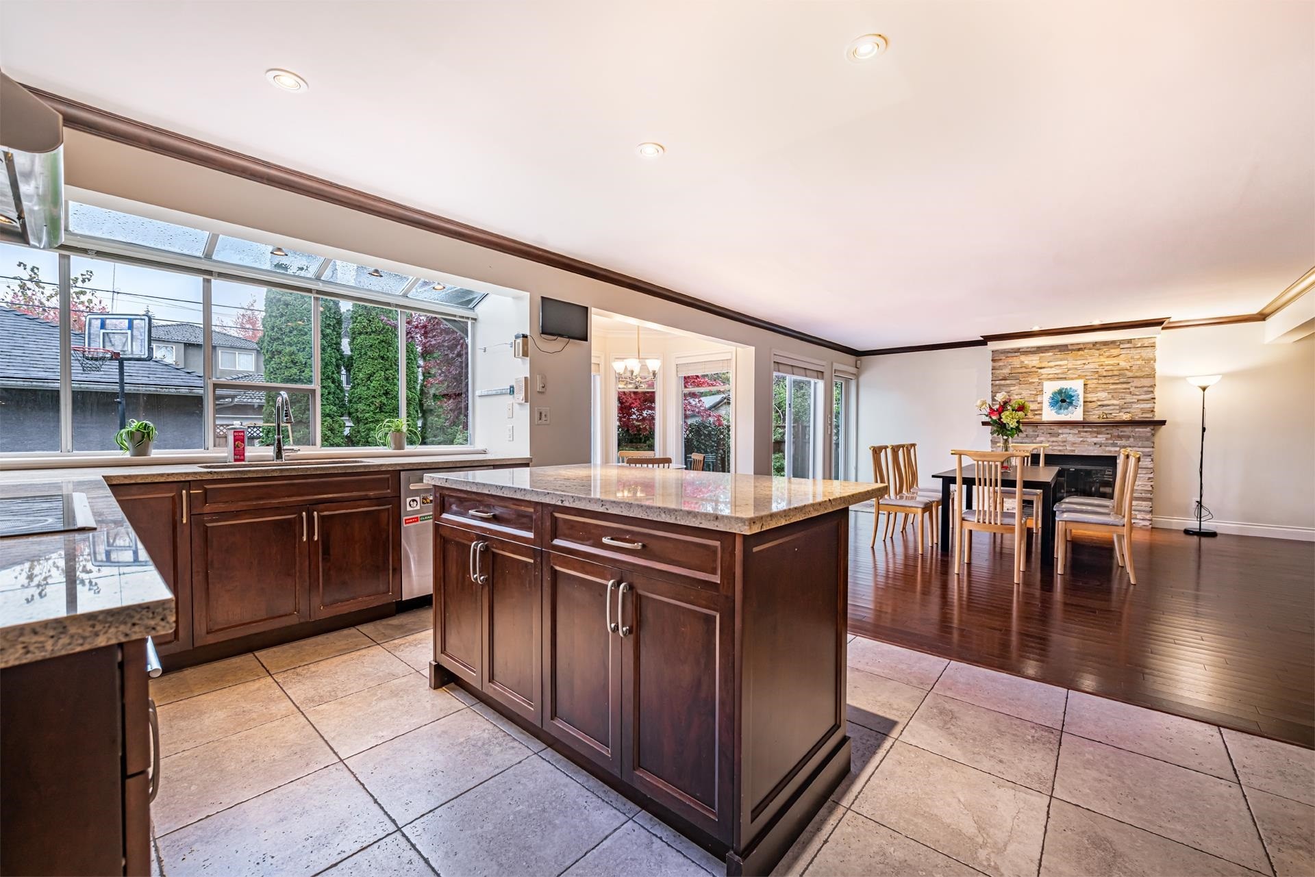 4570 13Th Avenue W, Vancouver, BC