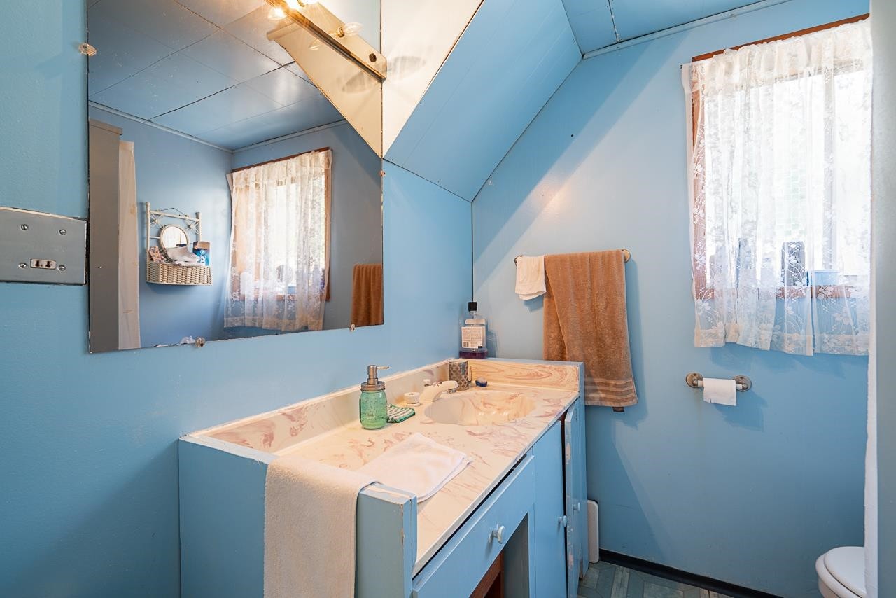 2212 Old Dollarton Road, North Vancouver, BC