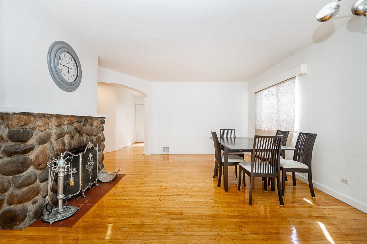 2212 Old Dollarton Road, North Vancouver, BC