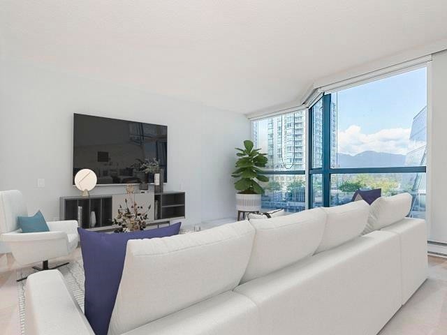 303-1415 Georgia Street W, Vancouver, BC