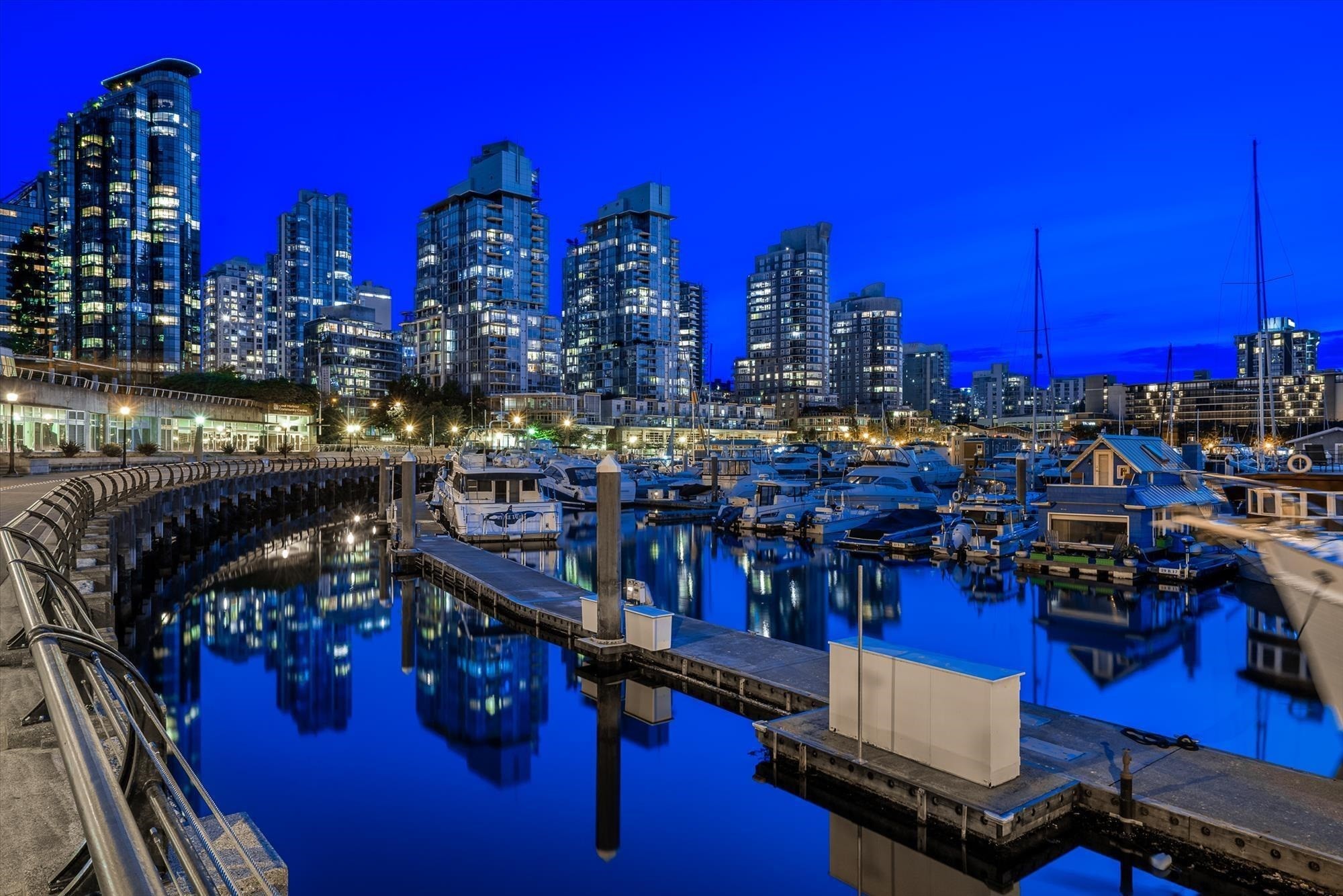 303-1415 Georgia Street W, Vancouver, BC