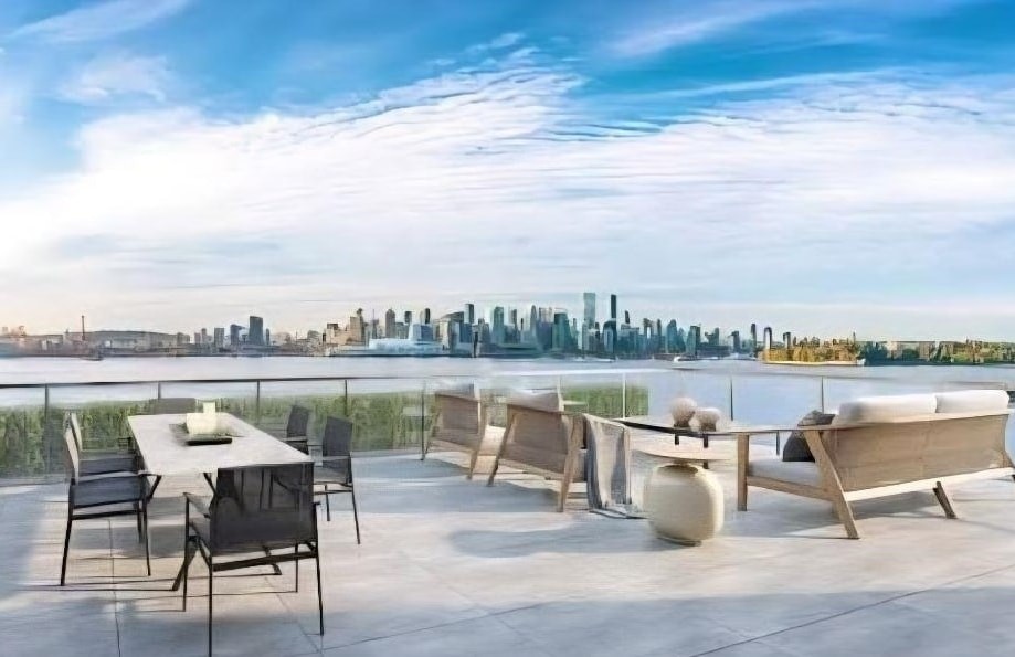 322-755 Harbourside Drive, North Vancouver, BC