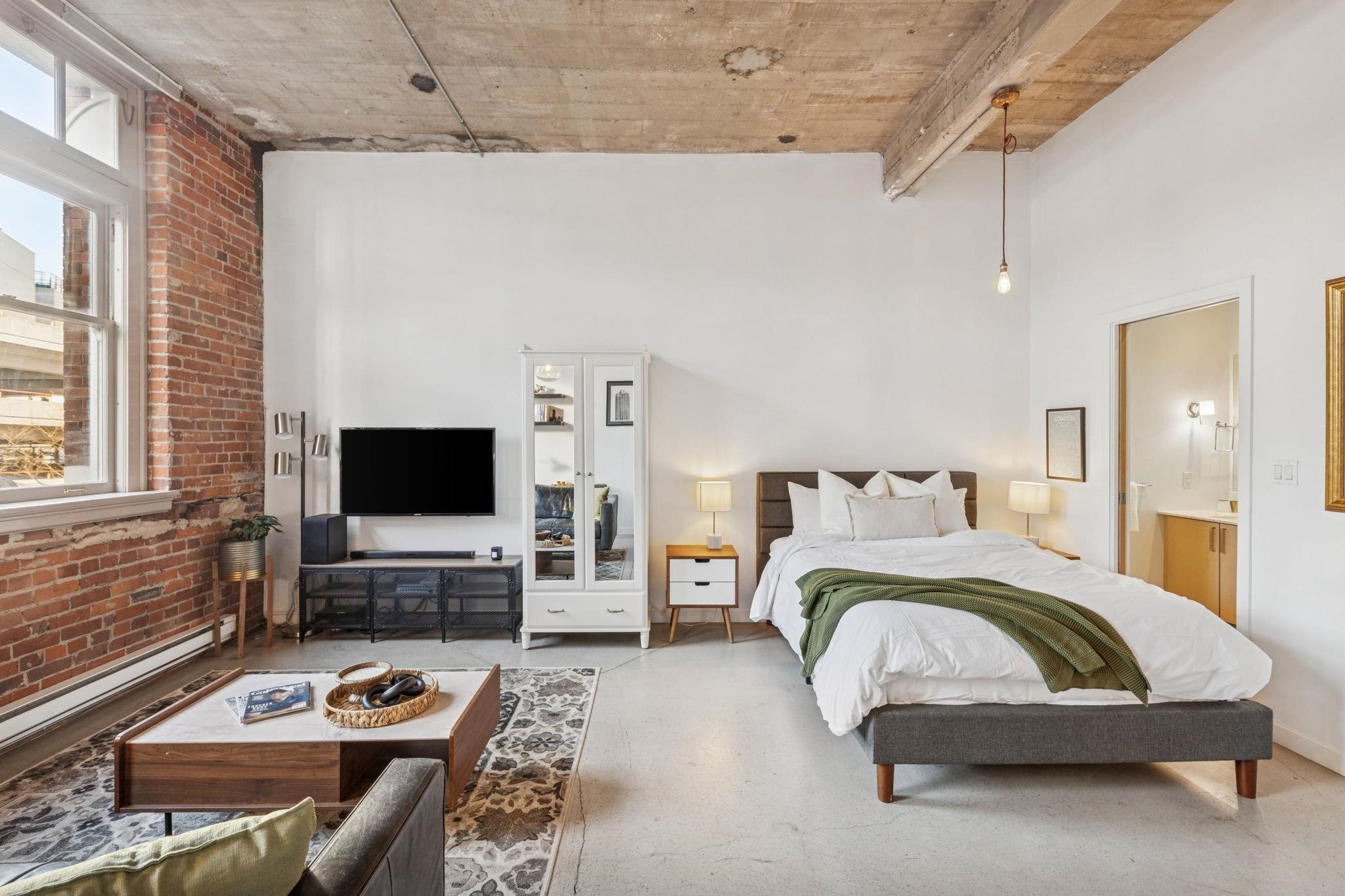 206-546 Beatty Street, Vancouver, BC