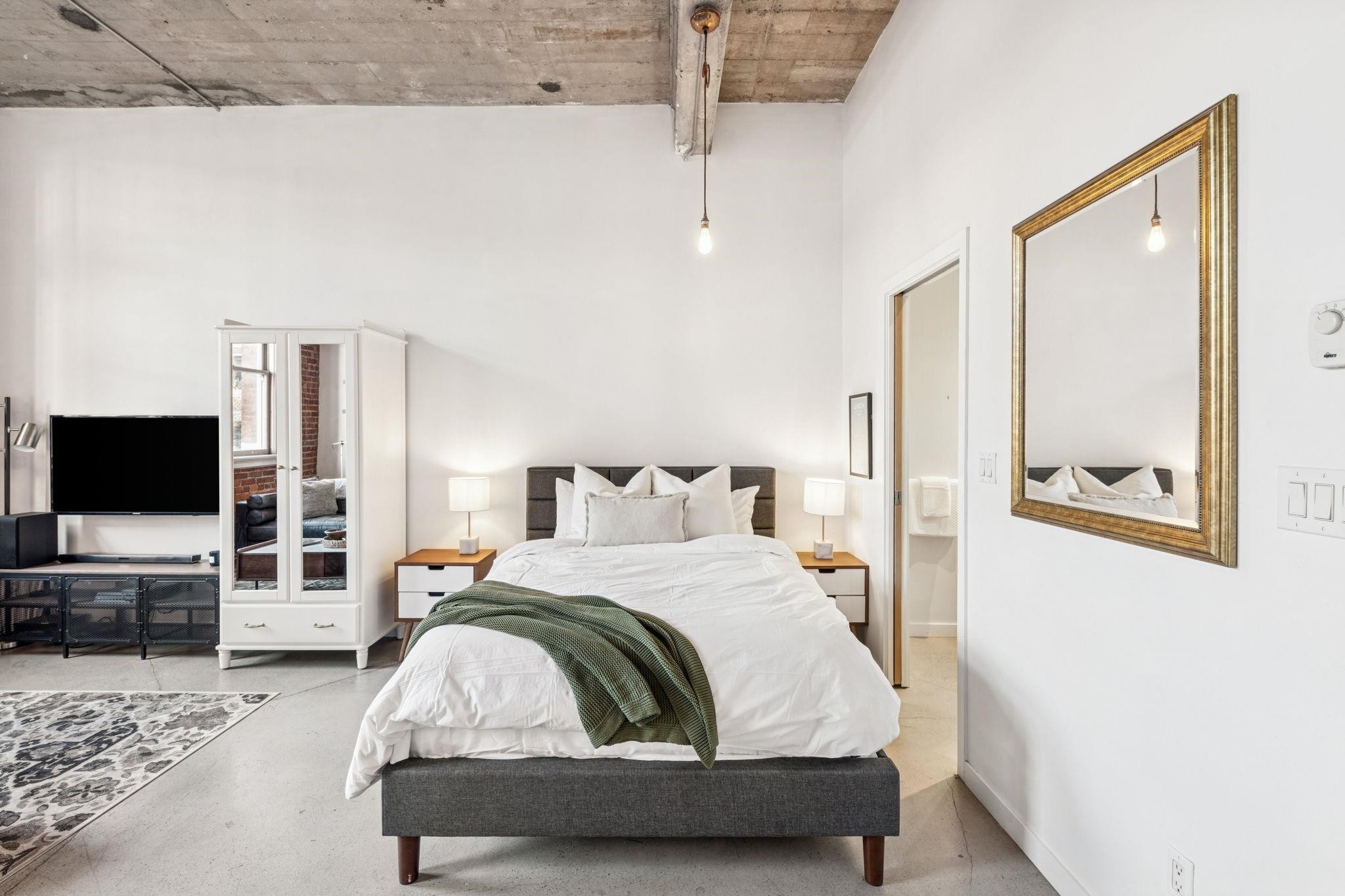 206-546 Beatty Street, Vancouver, BC