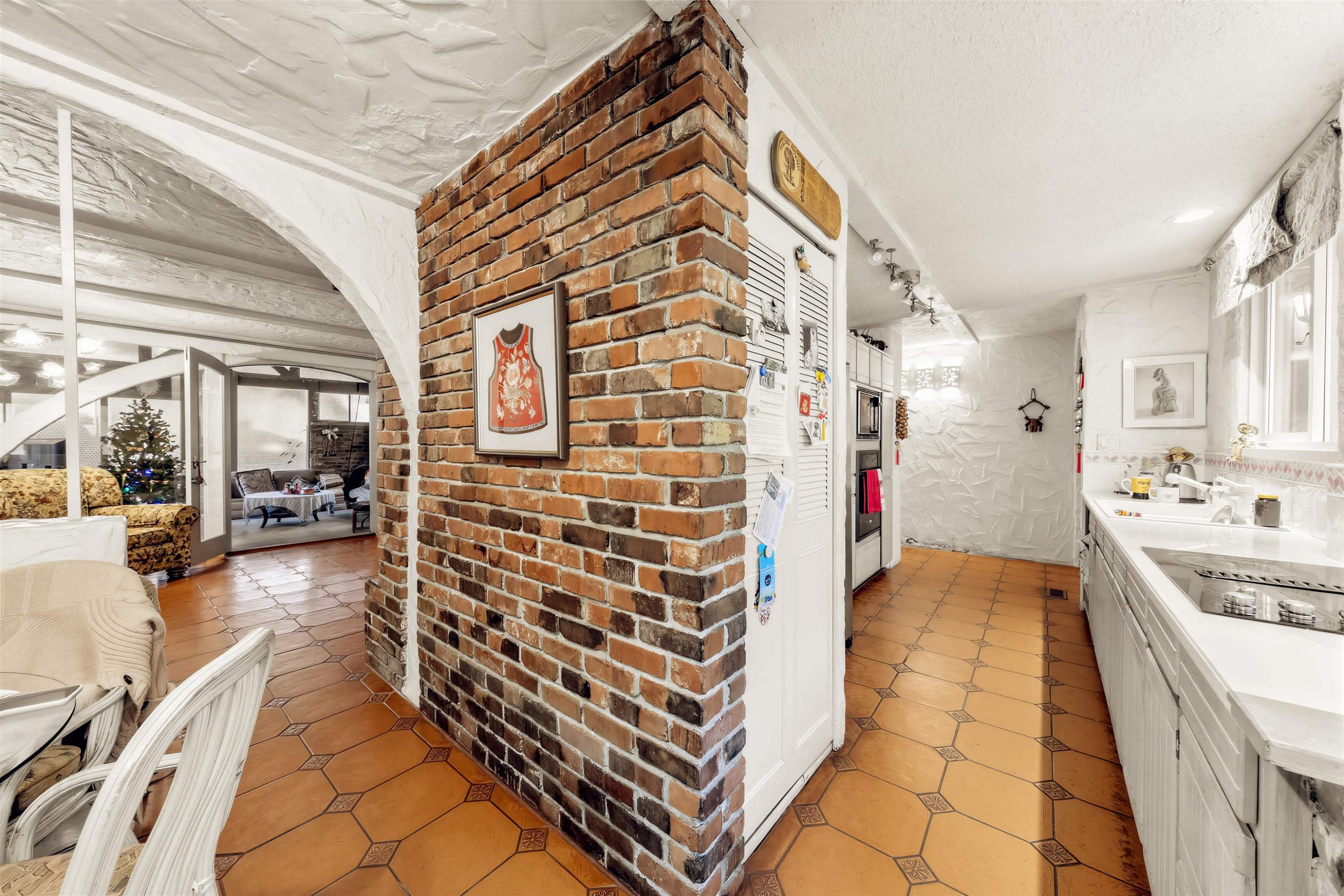 1670 Ayleslynn Drive, North Vancouver, BC