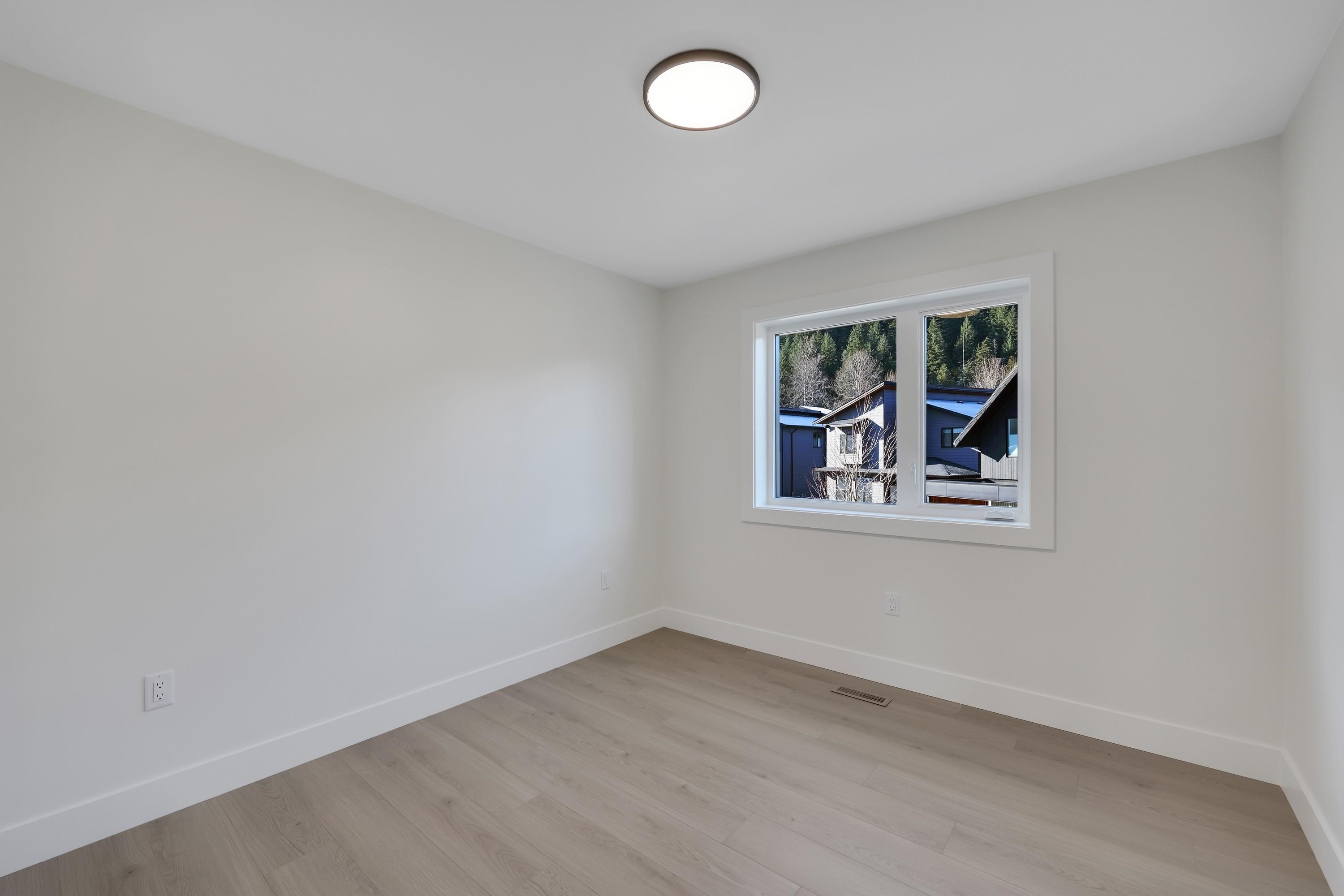 1002 Phare Crescent, Pemberton, BC