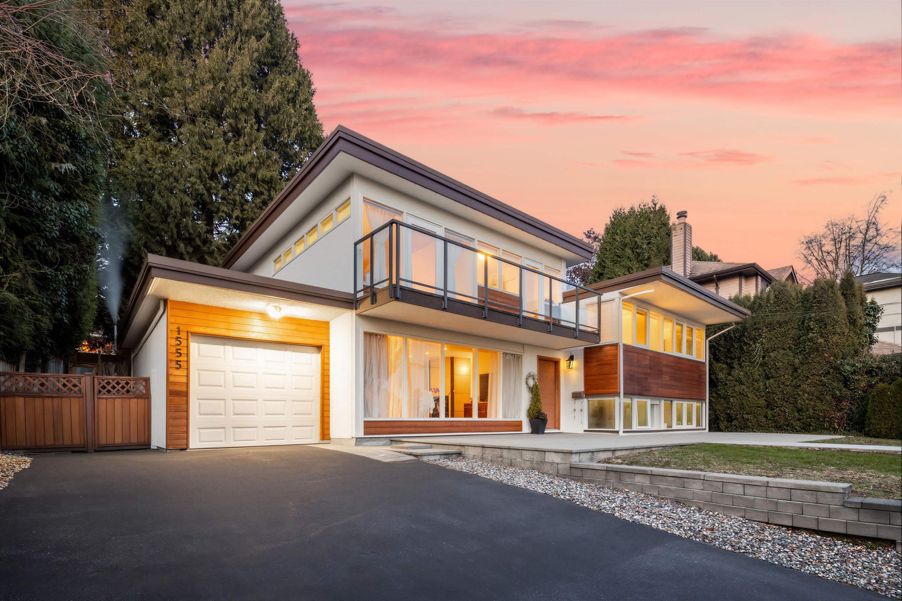 1555 Lawson Avenue, West Vancouver, BC