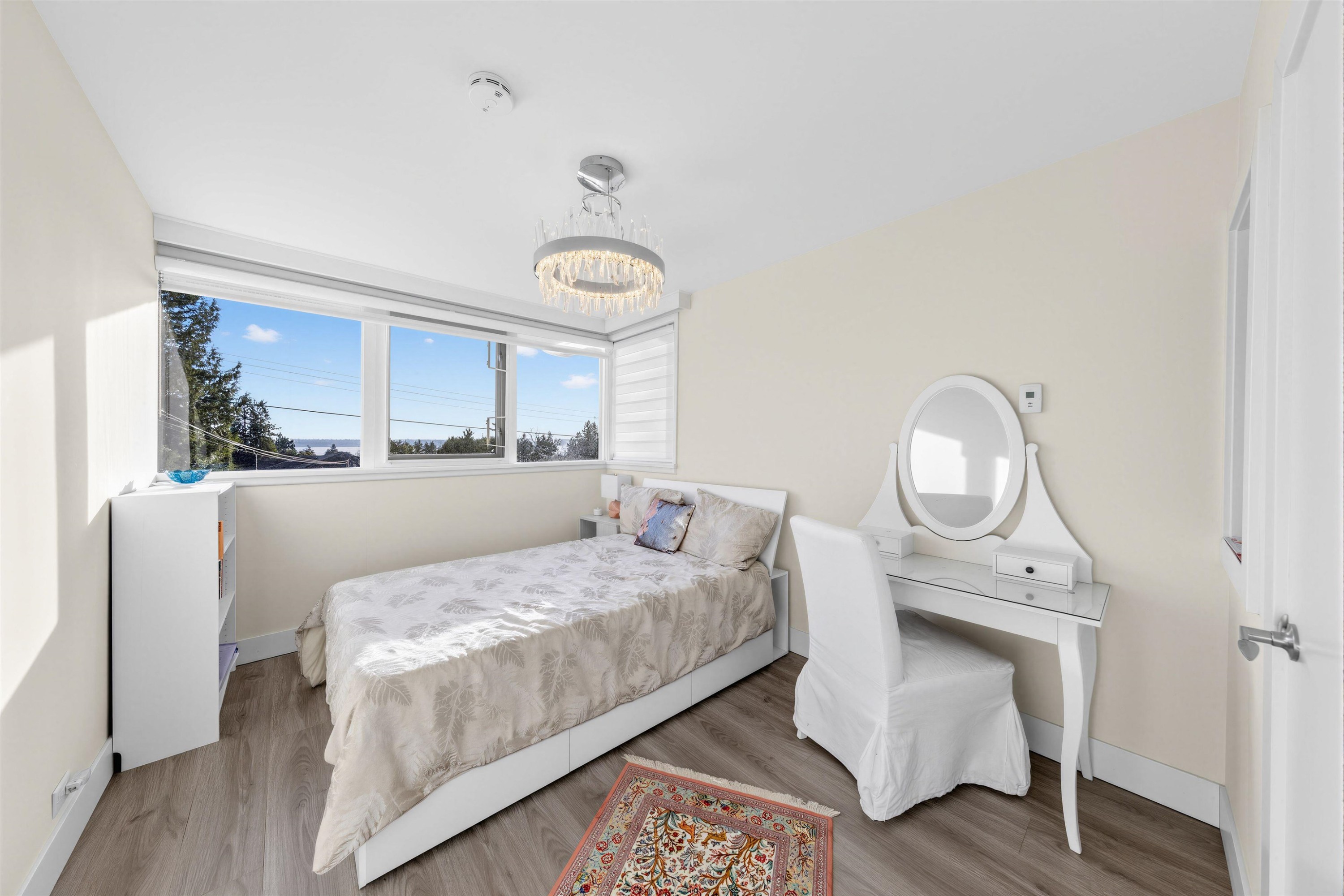 1555 Lawson Avenue, West Vancouver, BC