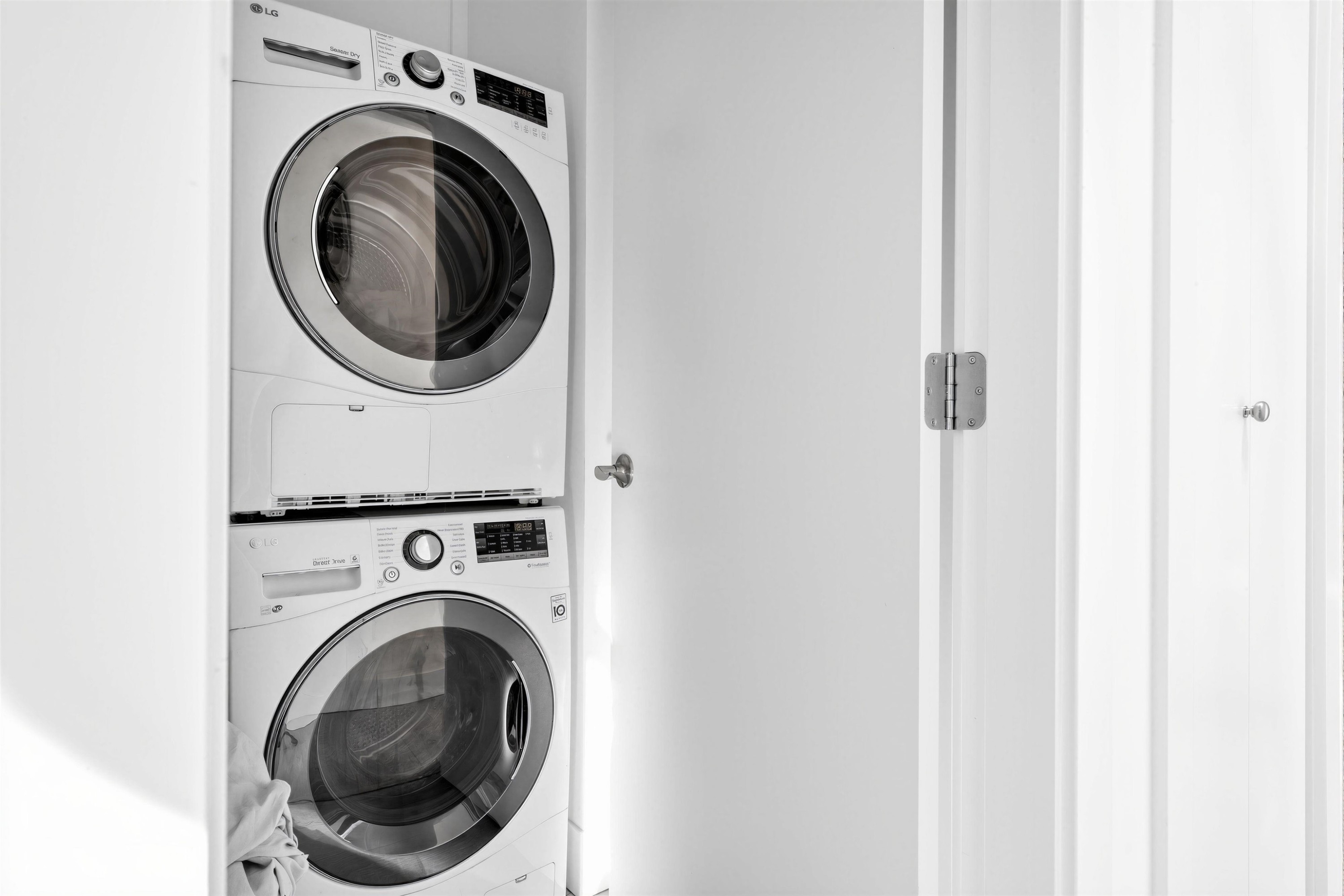 1555 Lawson Avenue, West Vancouver, BC