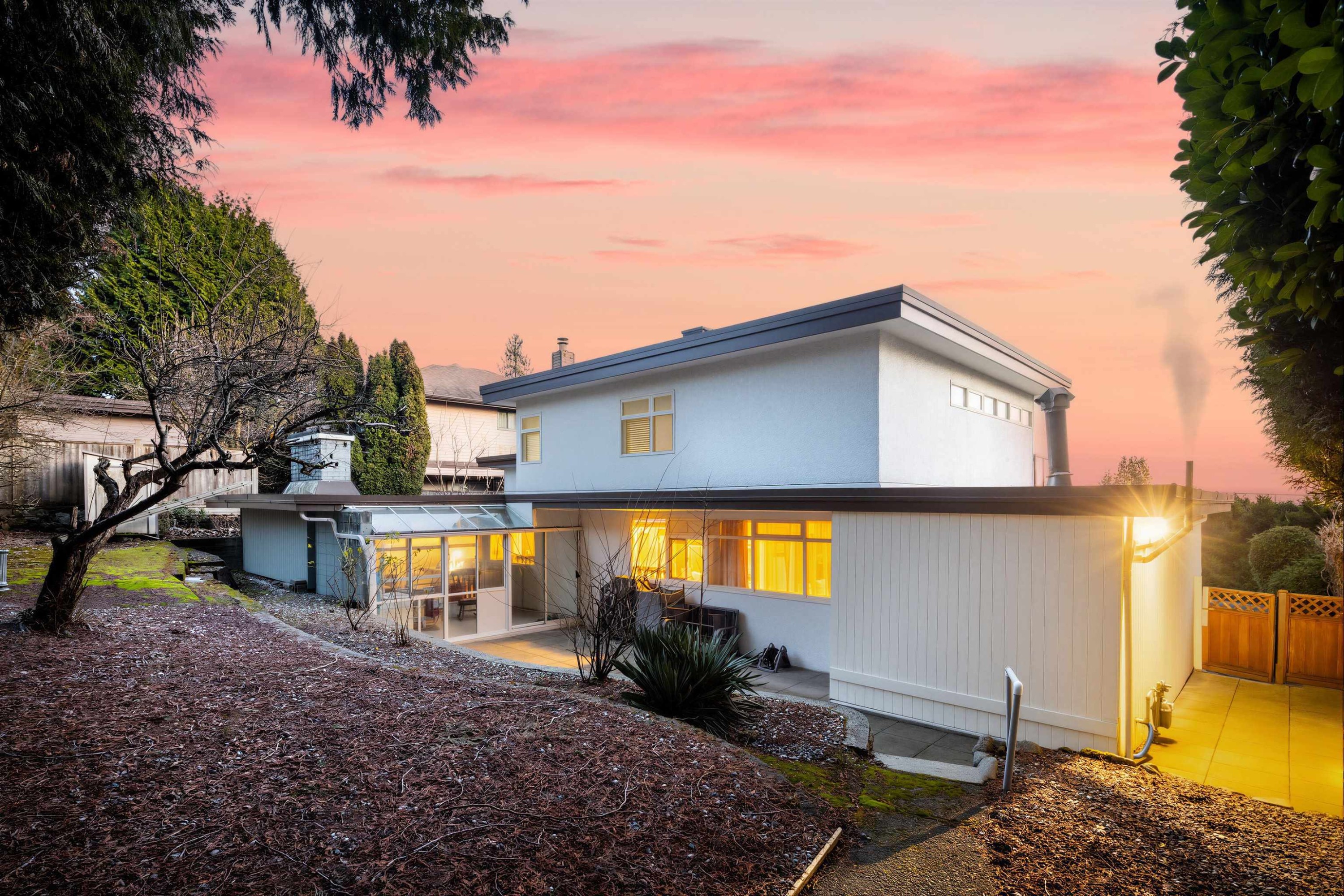 1555 Lawson Avenue, West Vancouver, BC