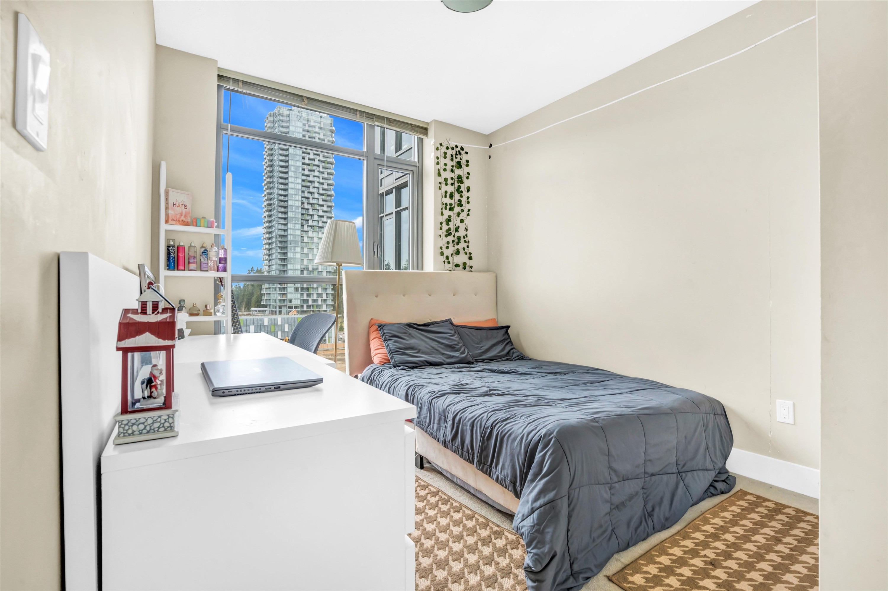 1003-3008 Glen Drive, Coquitlam, BC