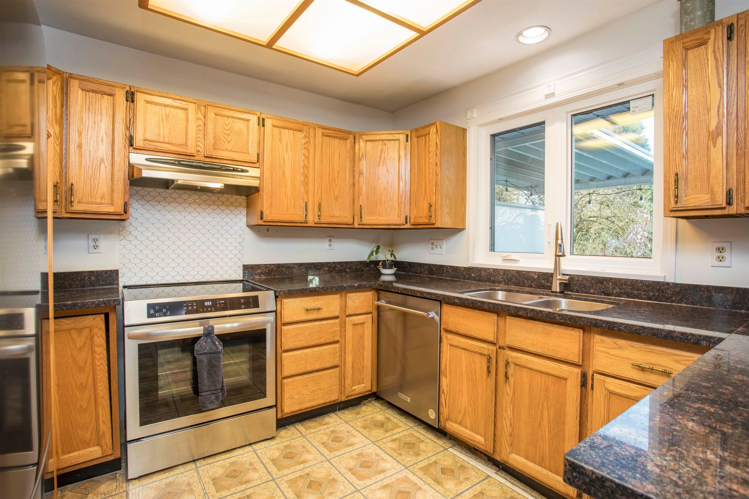 9890 Lyndhurst Street, Burnaby, BC