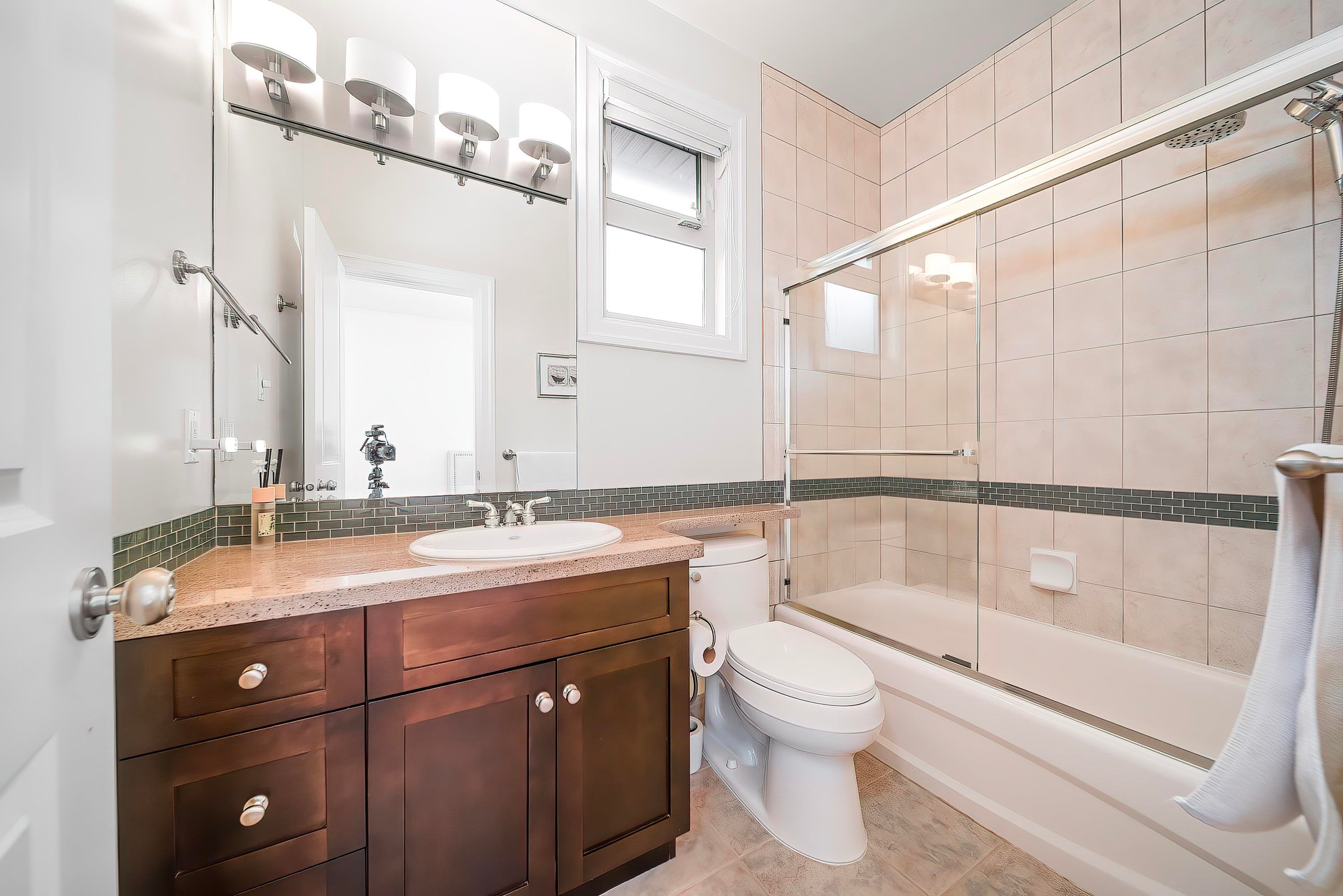 3322 Point Avenue, Richmond, BC