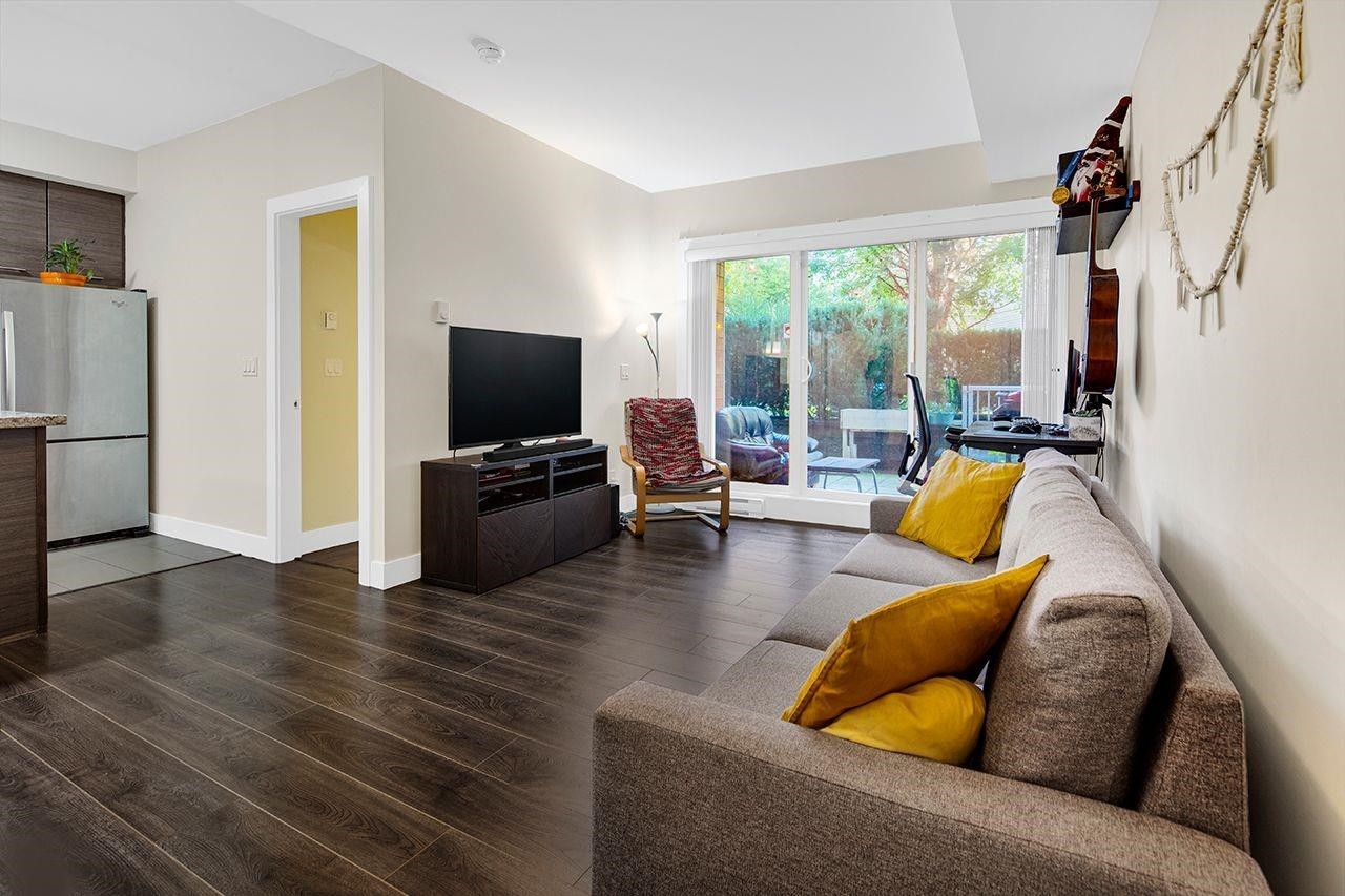 106-7377 14Th Avenue, Burnaby, BC