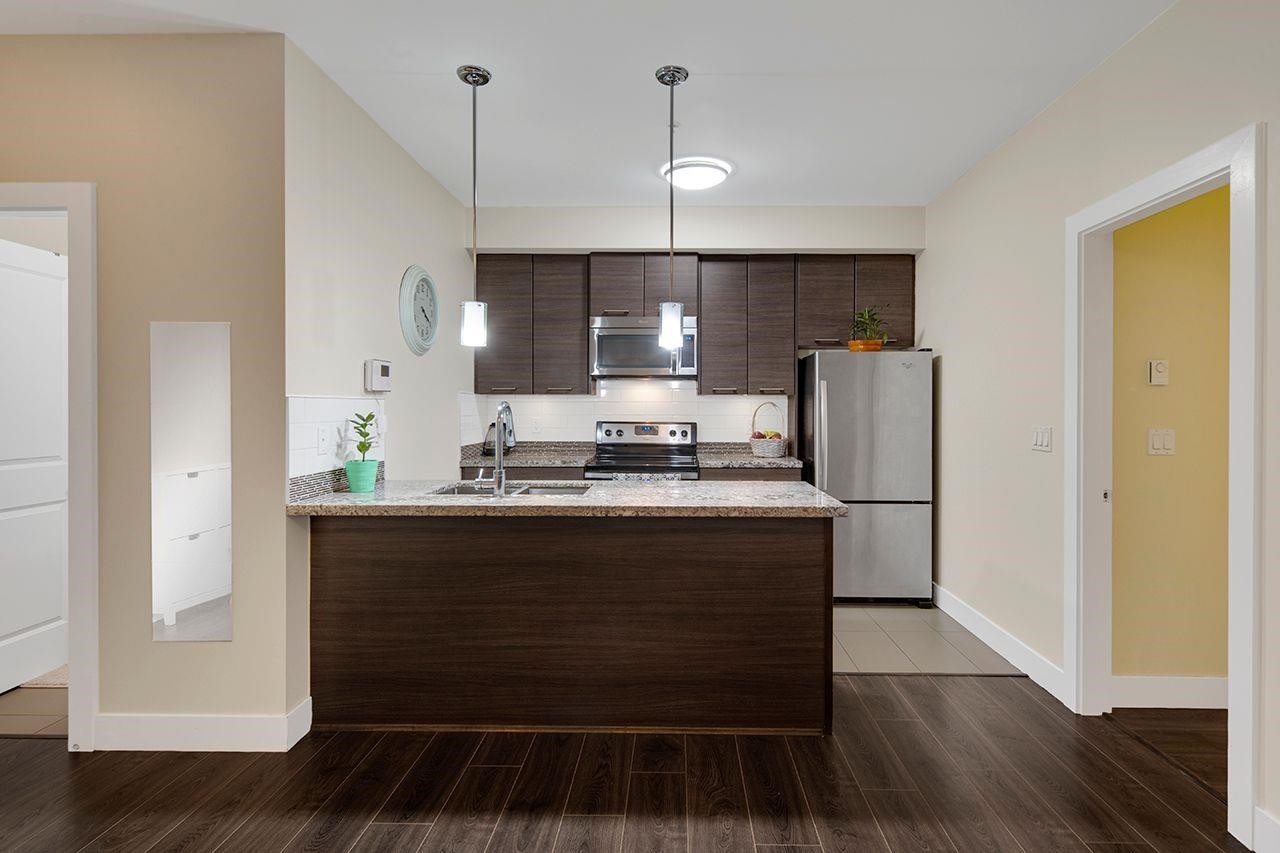 106-7377 14Th Avenue, Burnaby, BC