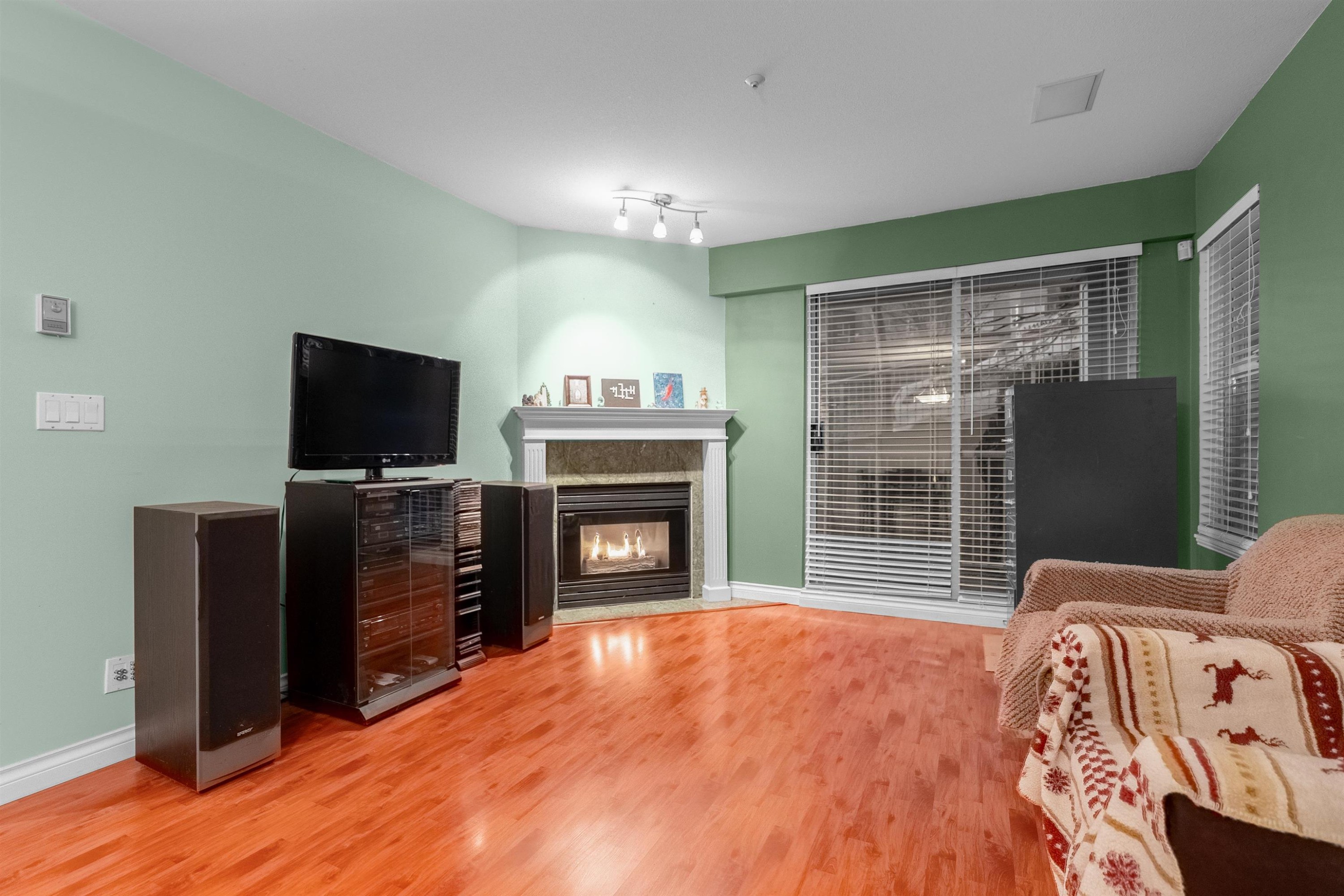 505-1032 Queens Avenue, New Westminster, BC