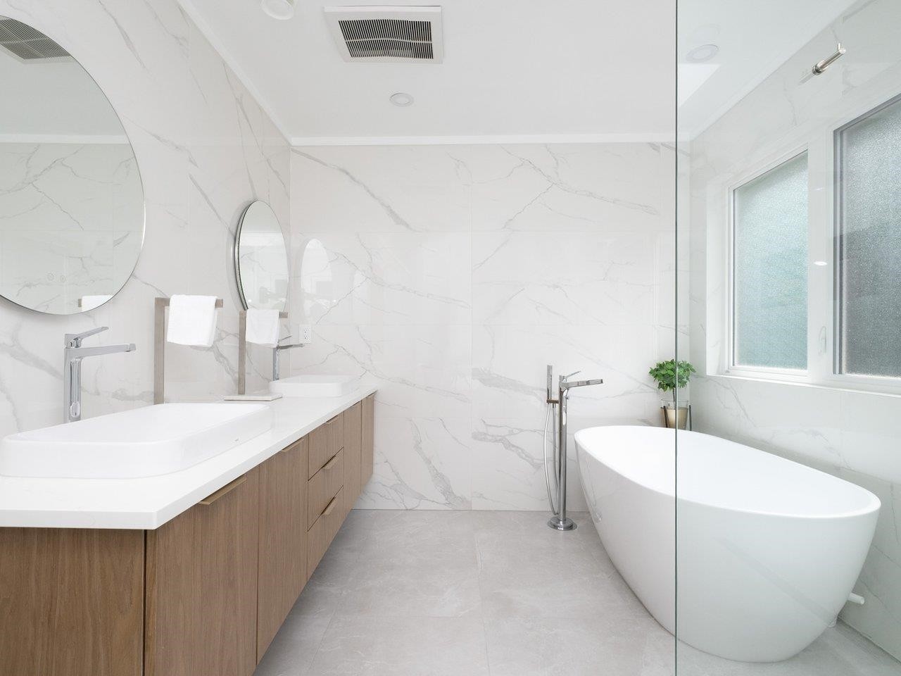 4283 Capilano Road, North Vancouver, BC