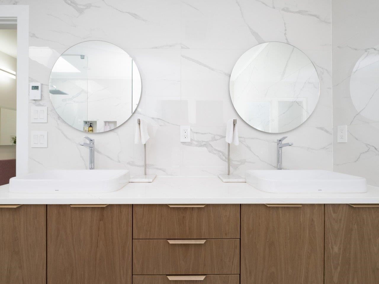 4283 Capilano Road, North Vancouver, BC