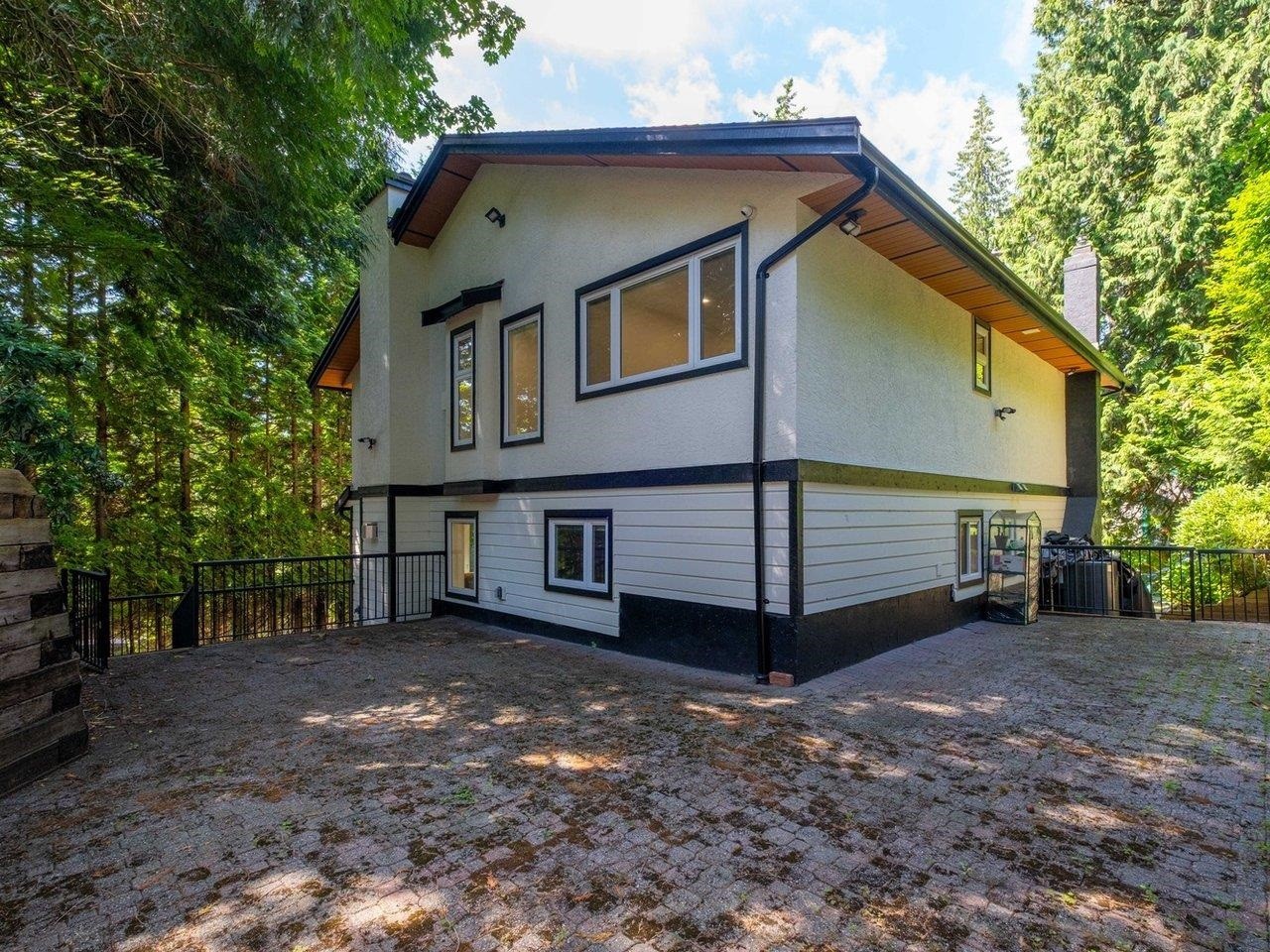 4283 Capilano Road, North Vancouver, BC