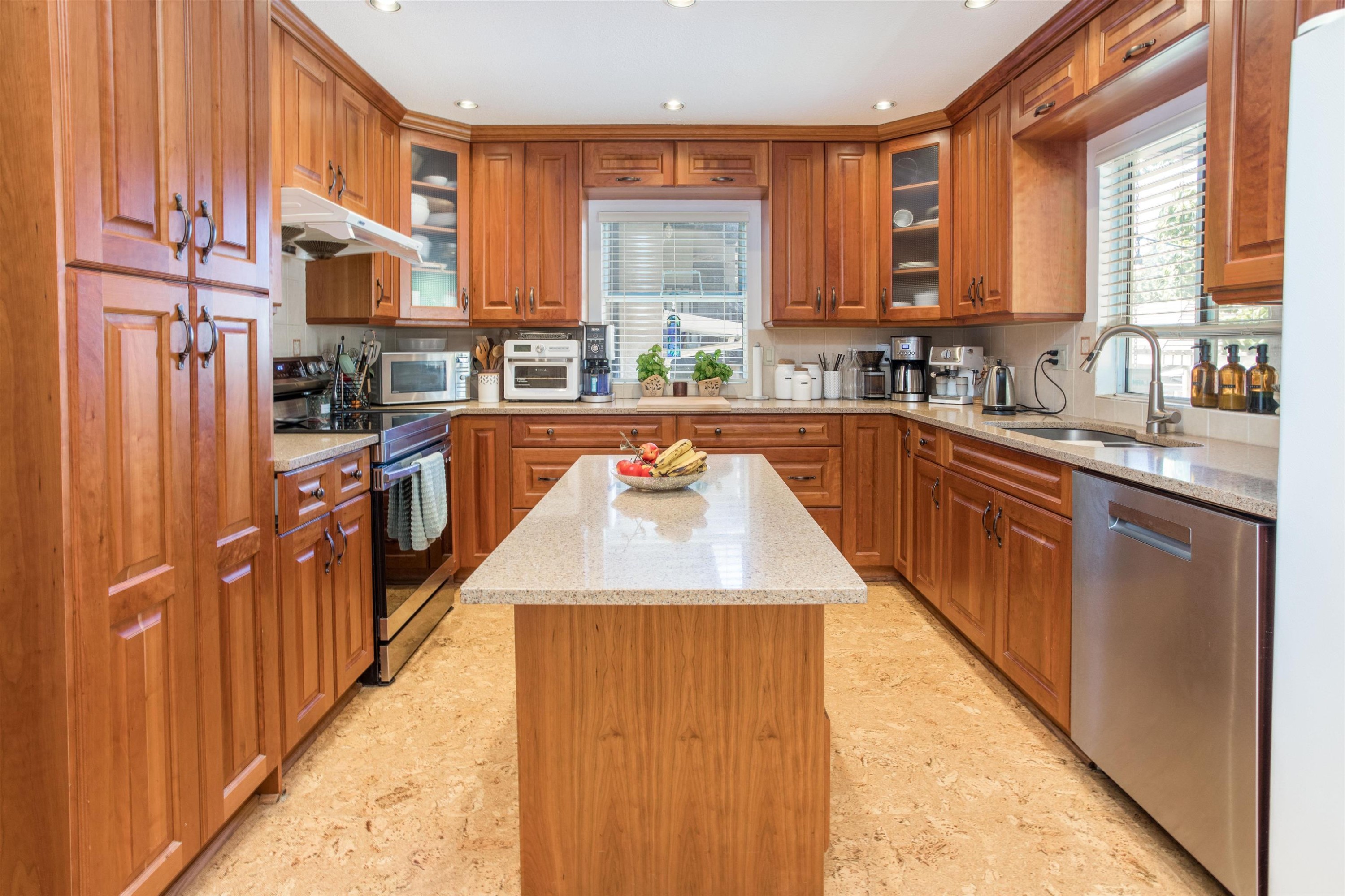 2945 12Th Avenue W, Vancouver, BC