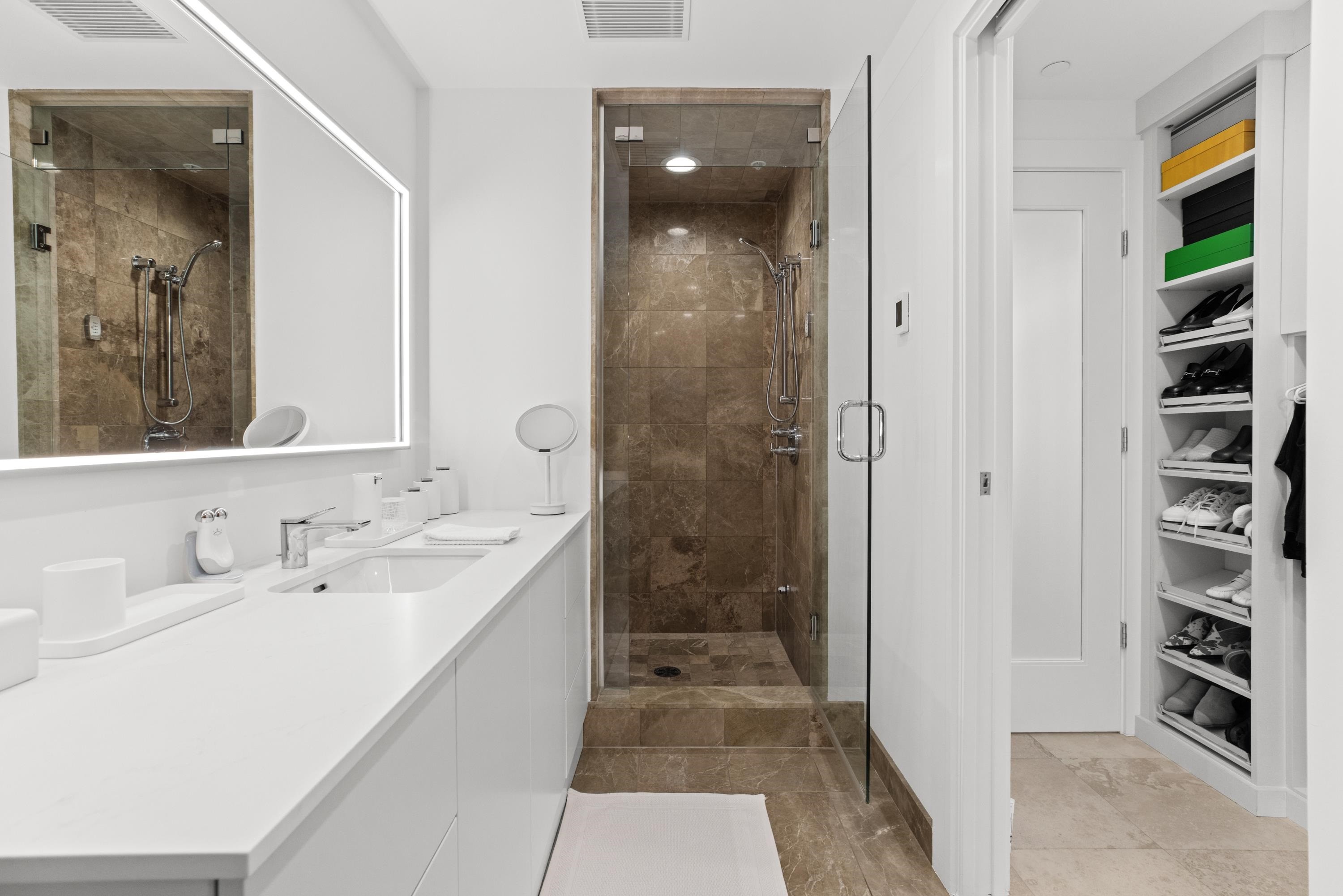 701-628 Kinghorne Mews, Vancouver, BC