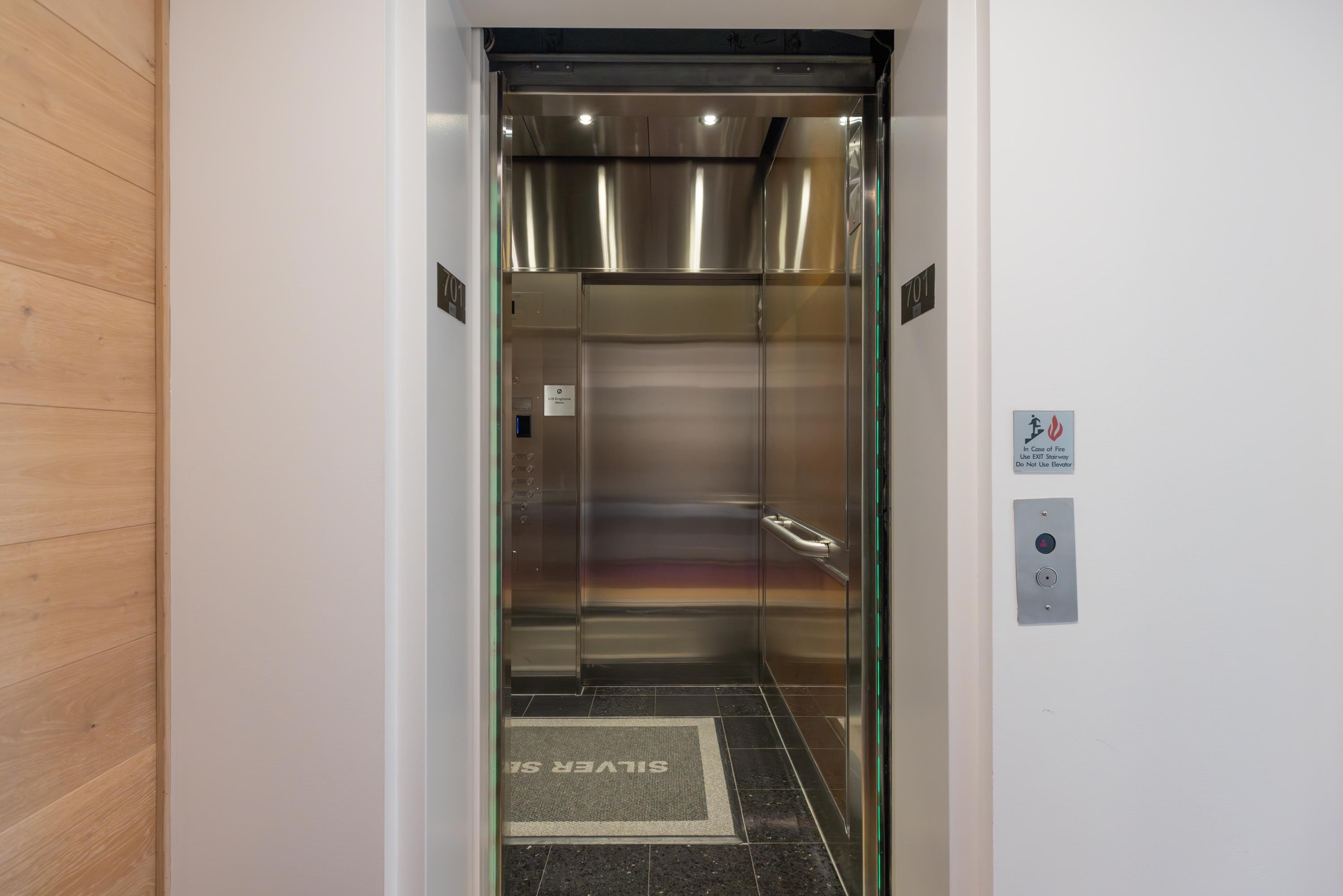 701-628 Kinghorne Mews, Vancouver, BC