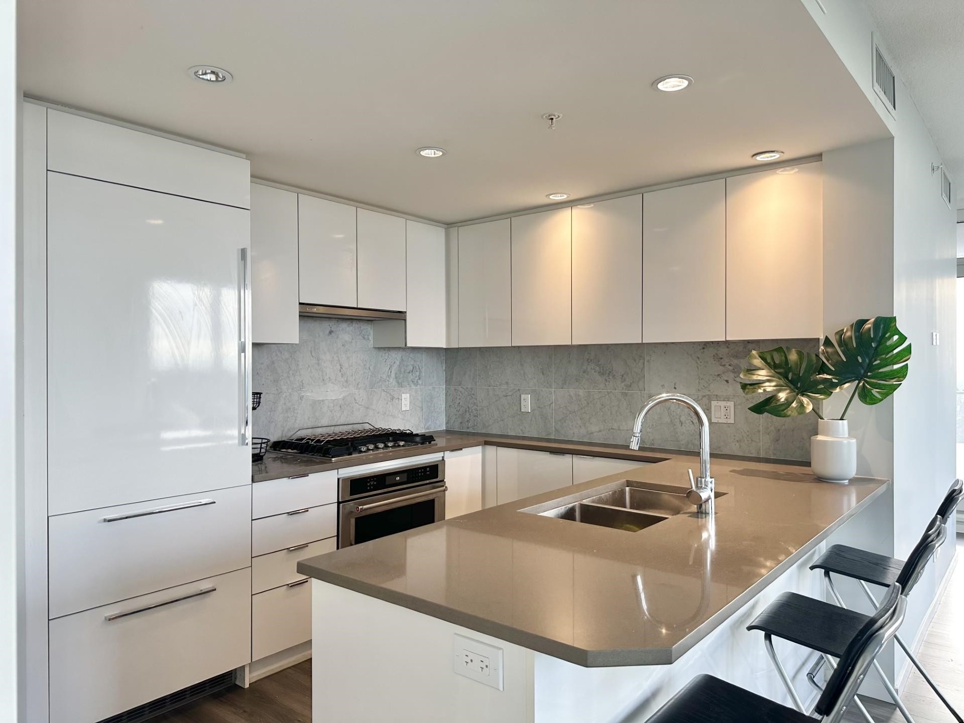 2606-5883 Barker Avenue, Burnaby, BC