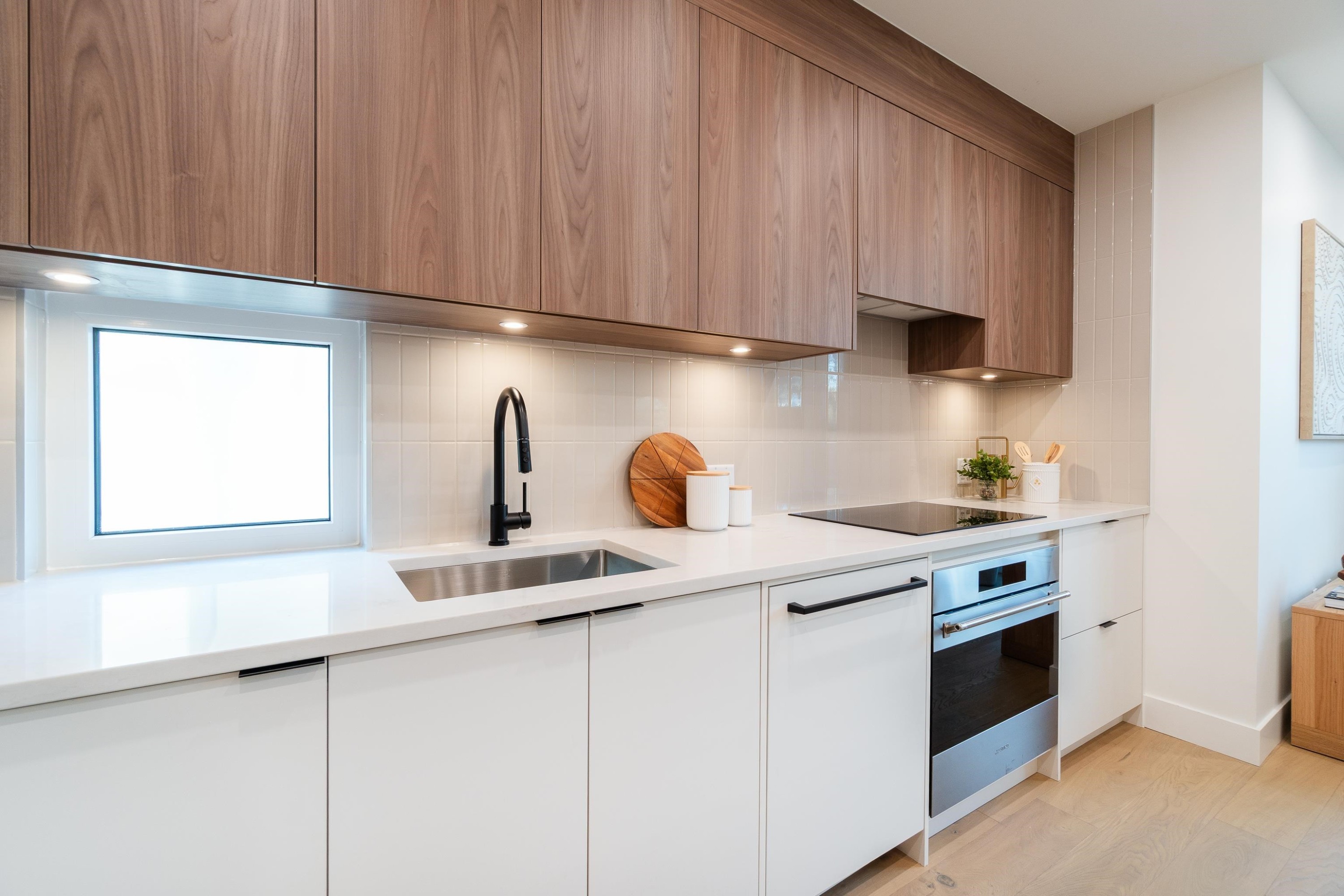 122-1552 3Rd Avenue E, Vancouver, BC