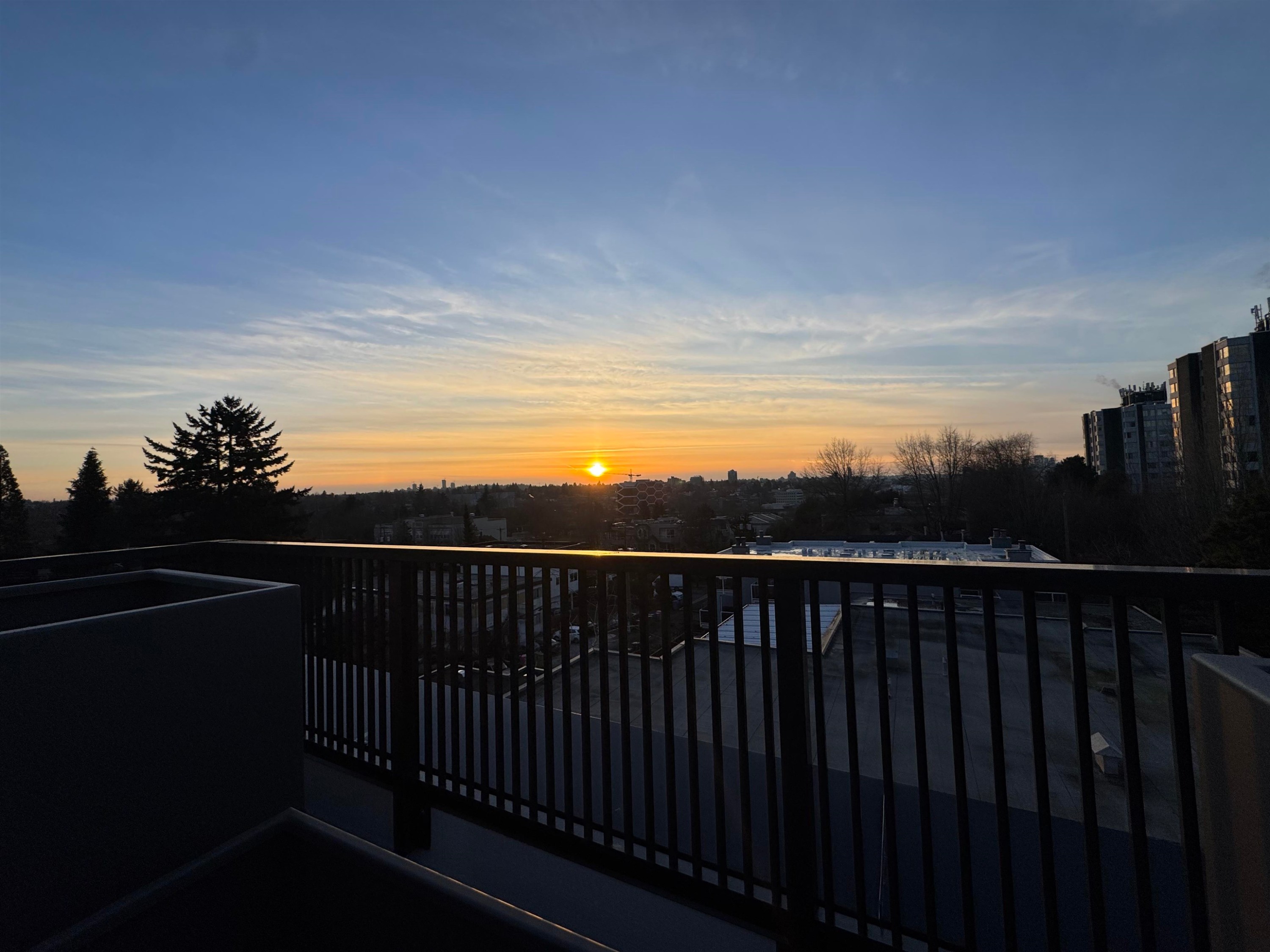 122-1552 3Rd Avenue E, Vancouver, BC