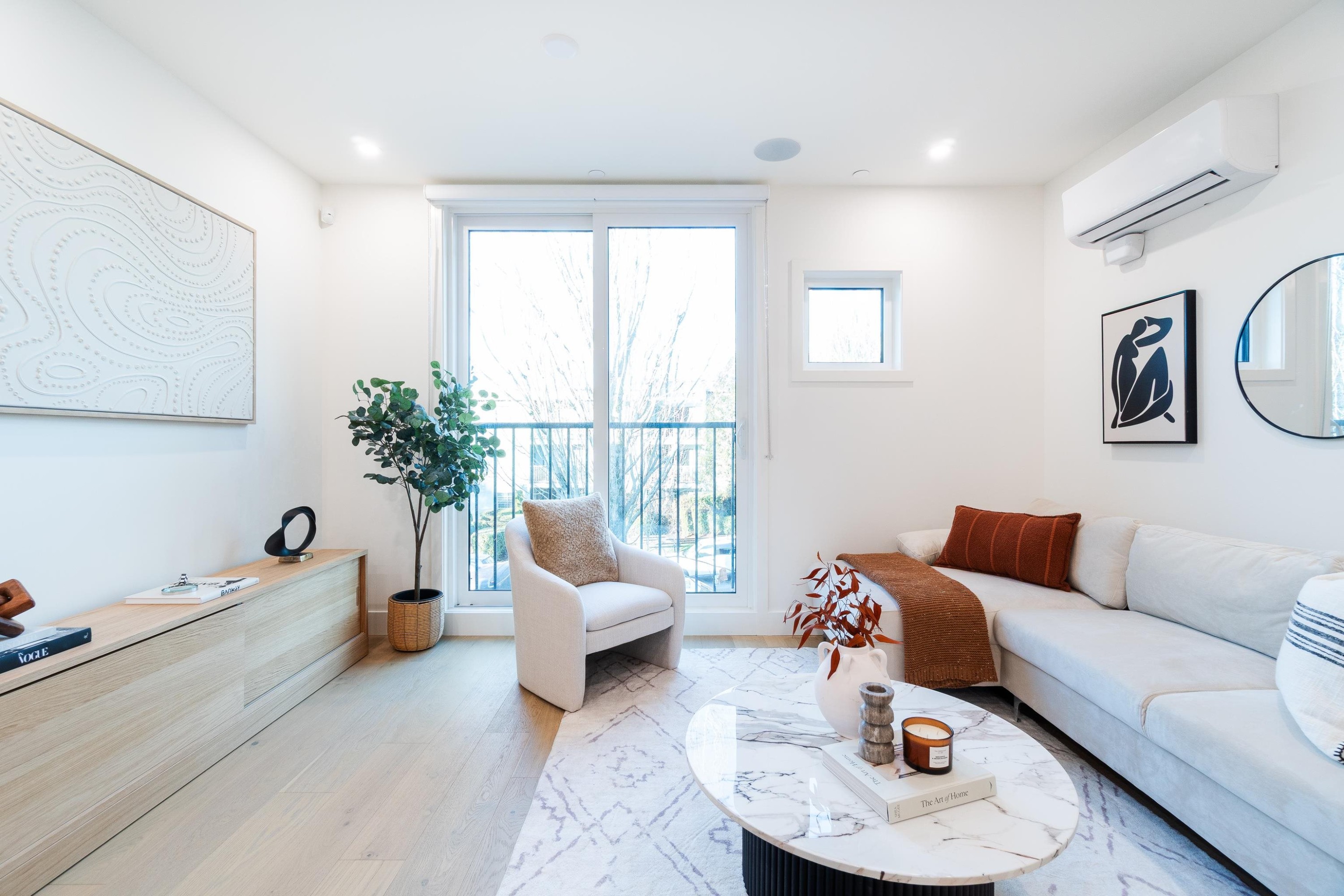 122-1552 3Rd Avenue E, Vancouver, BC