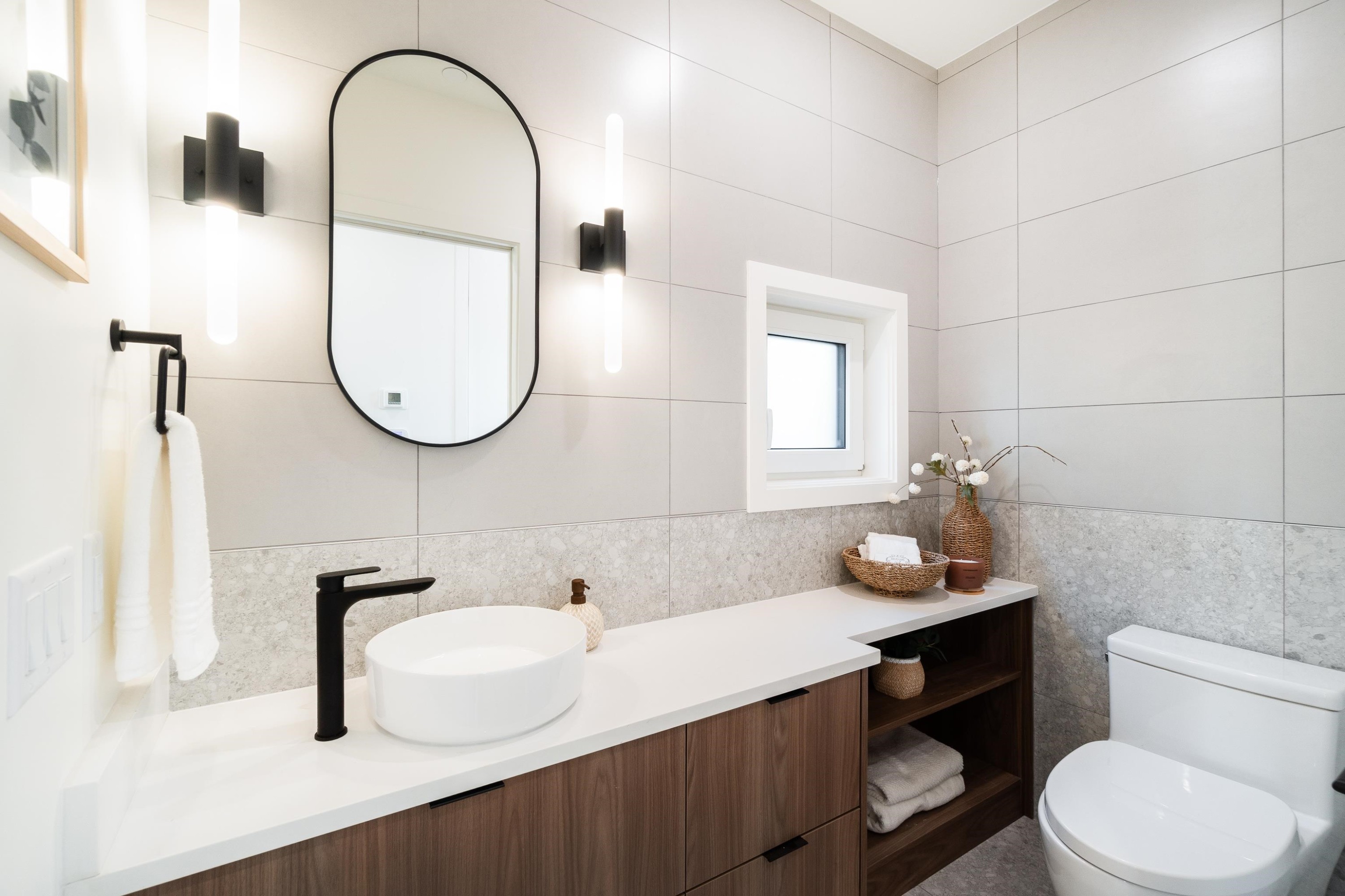 104-1550 3Rd Avenue E, Vancouver, BC