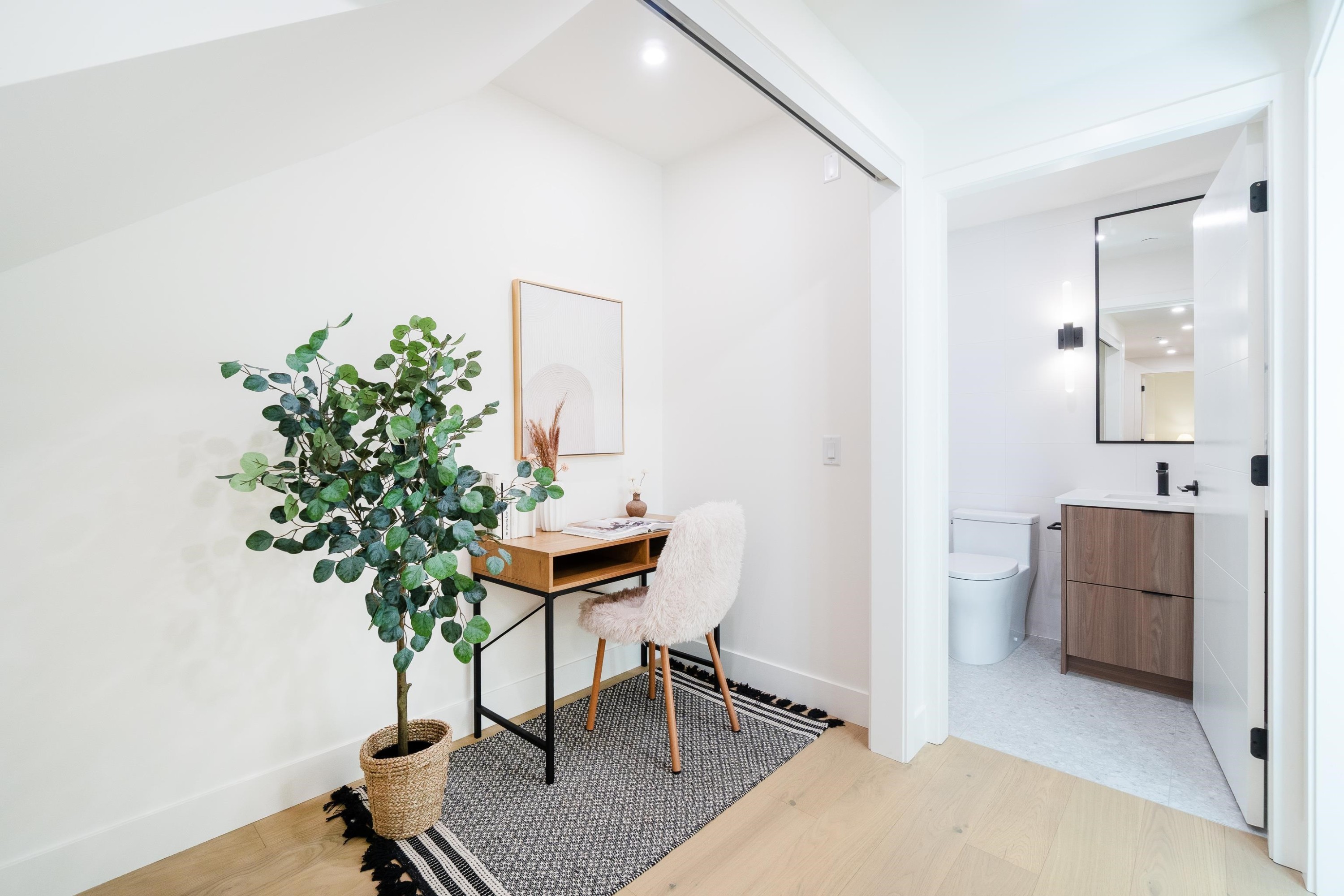 104-1550 3Rd Avenue E, Vancouver, BC