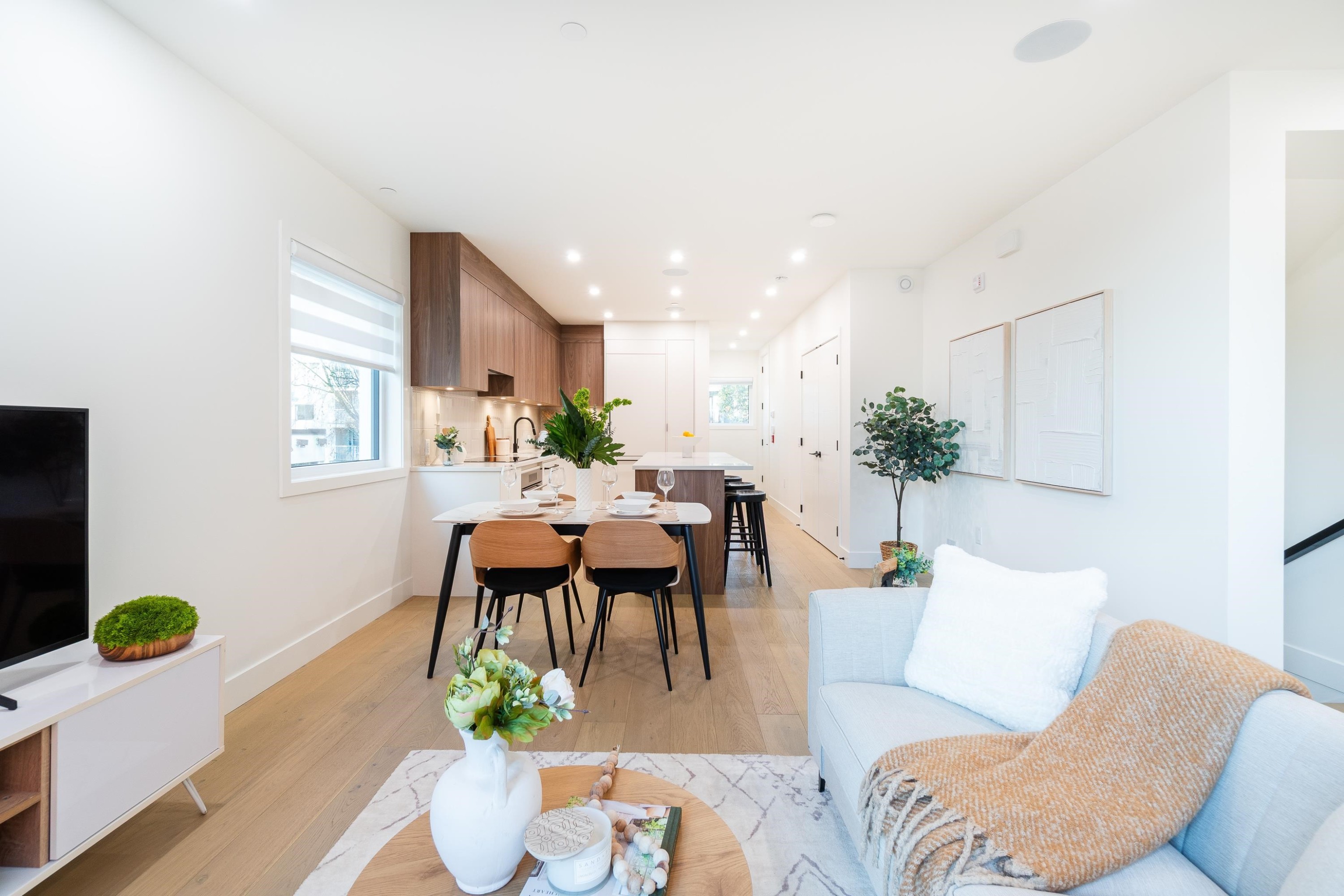 104-1550 3Rd Avenue E, Vancouver, BC