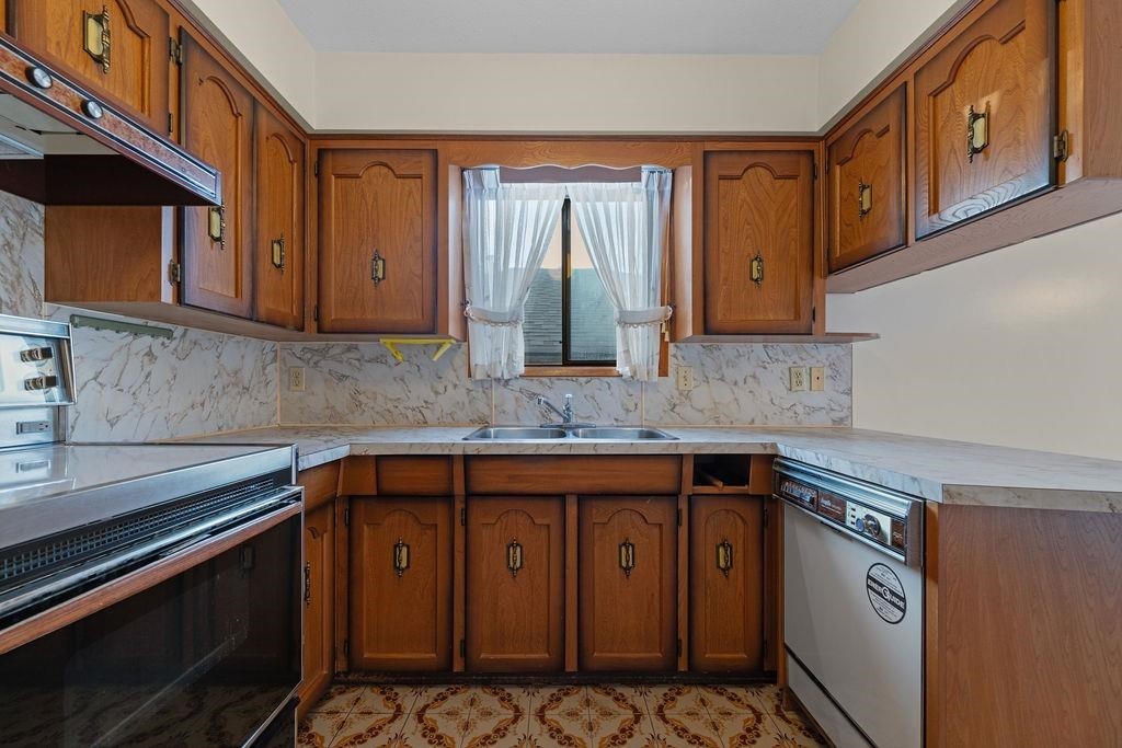 4581 Union Street, Burnaby, BC