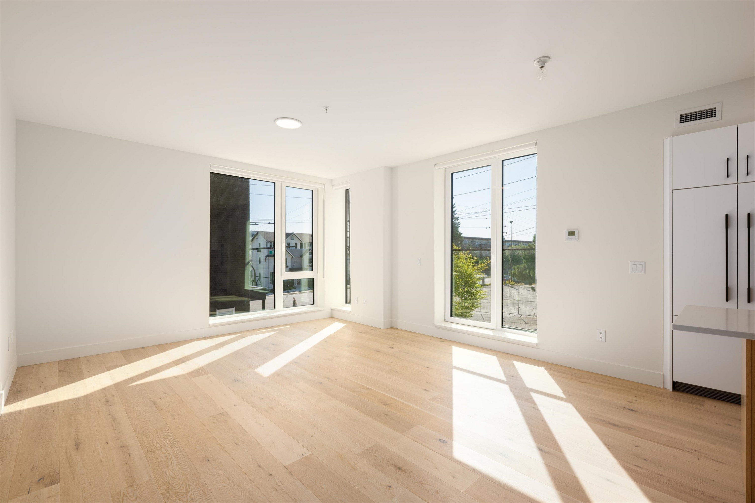 Th6-324 Ridgeway Avenue E, North Vancouver, BC