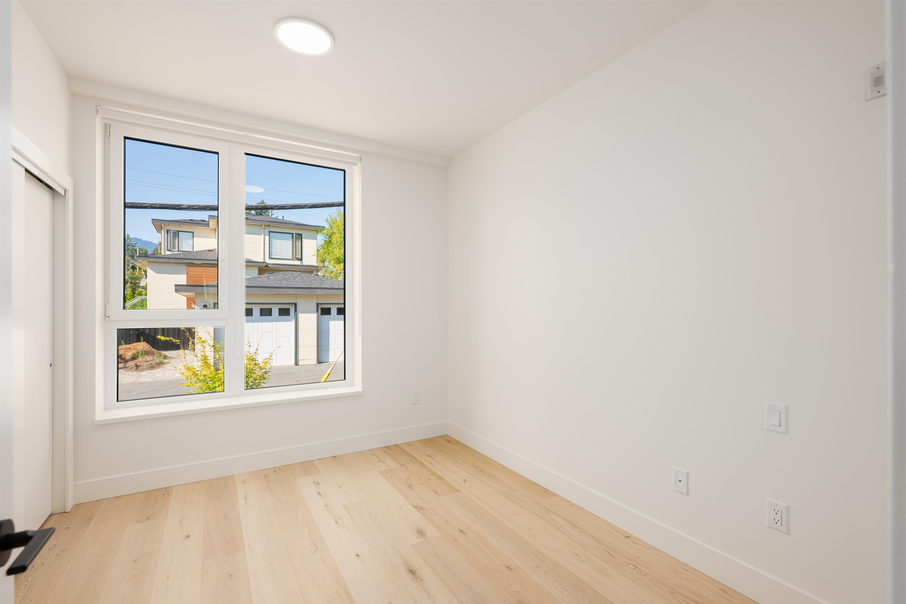 Th6-324 Ridgeway Avenue E, North Vancouver, BC