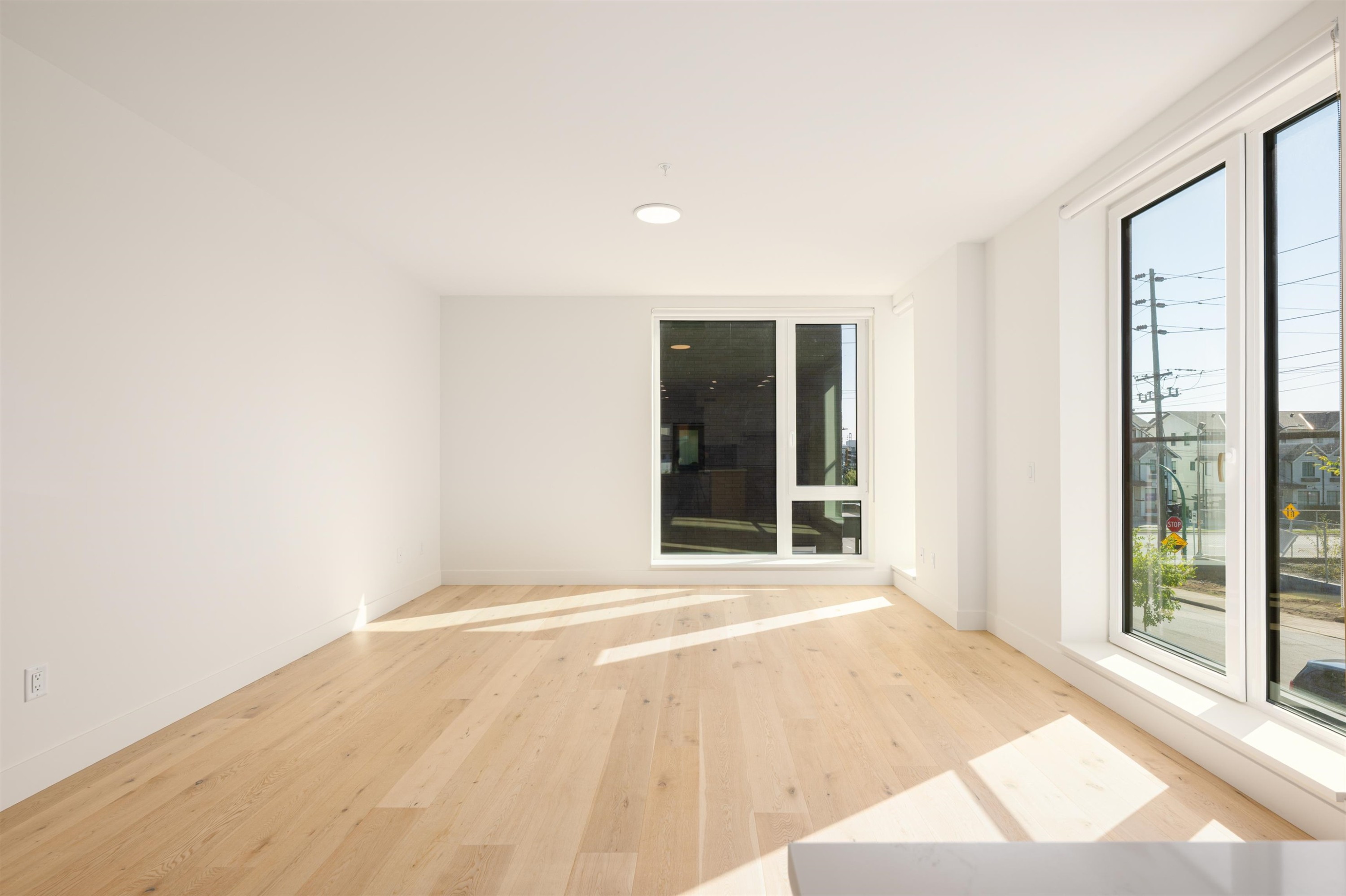 Th6-324 Ridgeway Avenue E, North Vancouver, BC