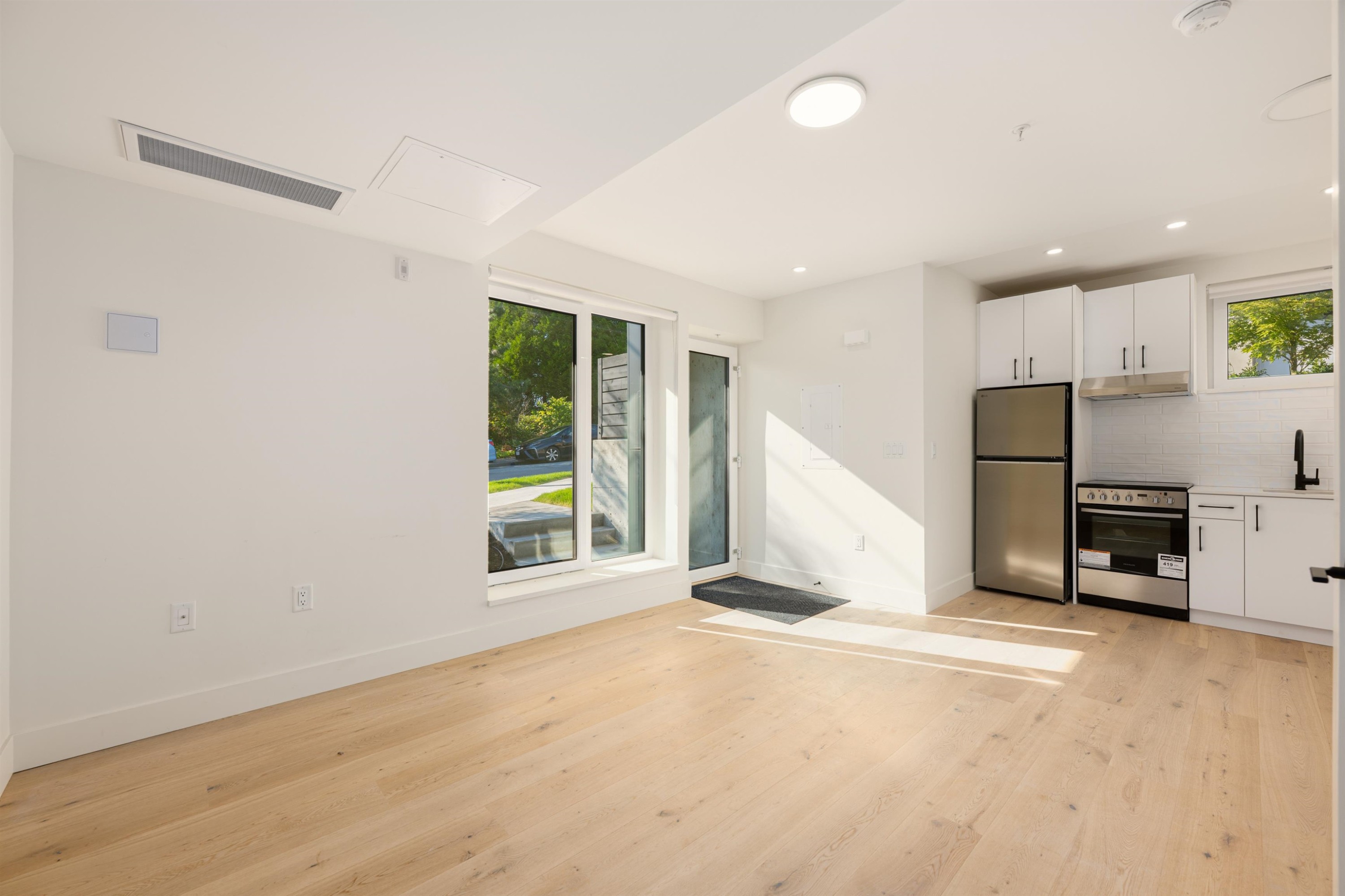 Th6-324 Ridgeway Avenue E, North Vancouver, BC