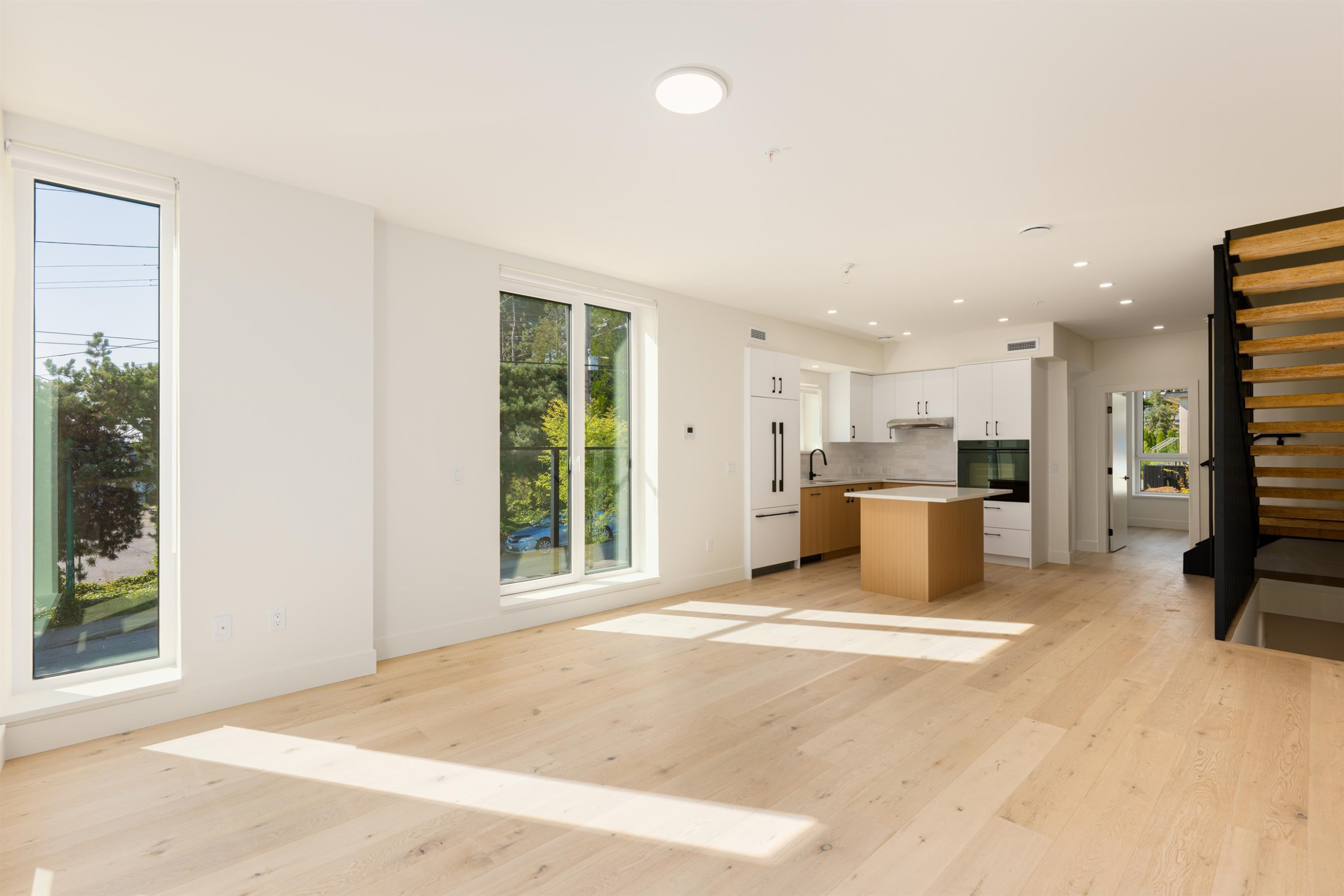 Th6-324 Ridgeway Avenue E, North Vancouver, BC