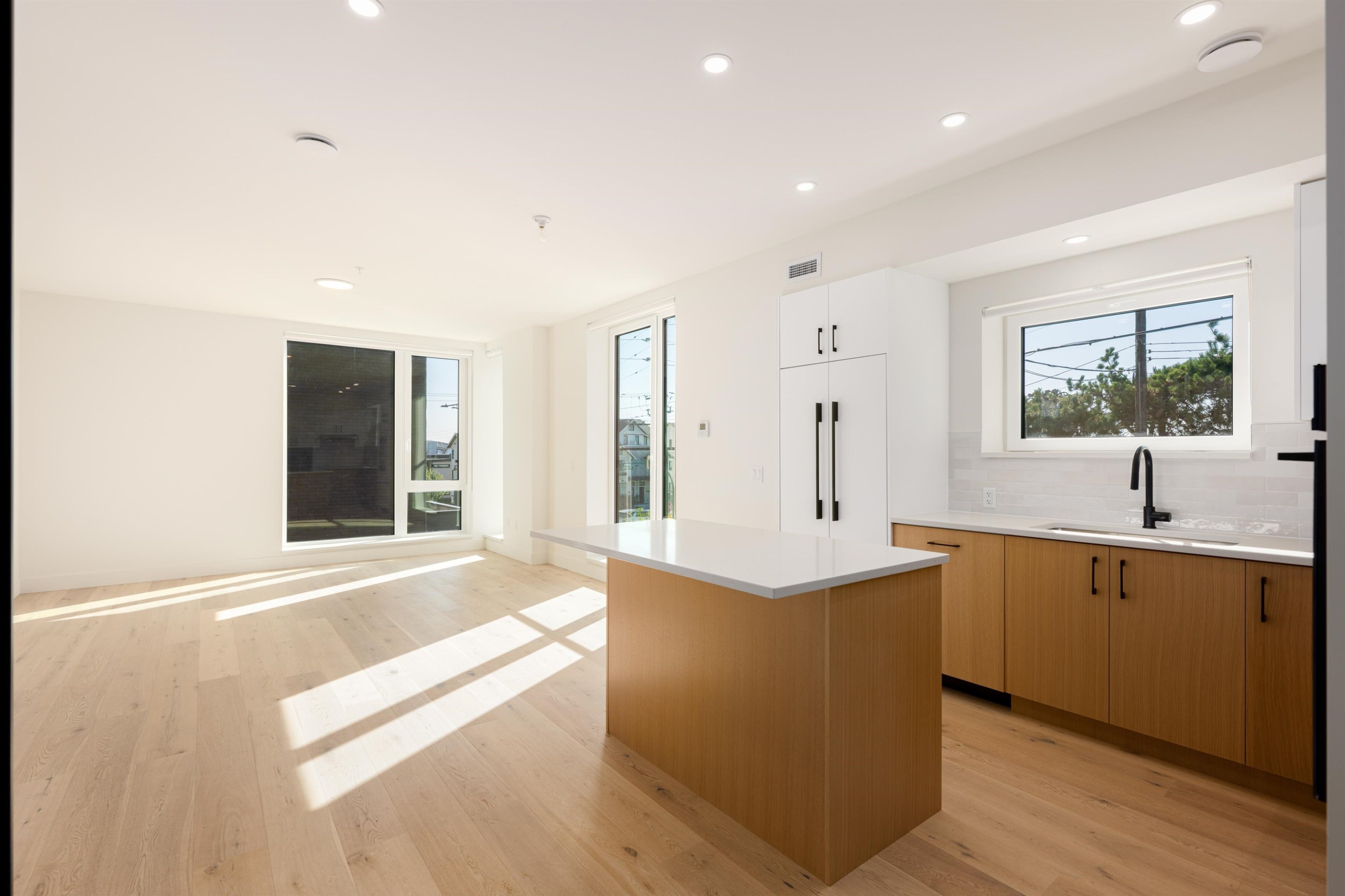 Th6-324 Ridgeway Avenue E, North Vancouver, BC