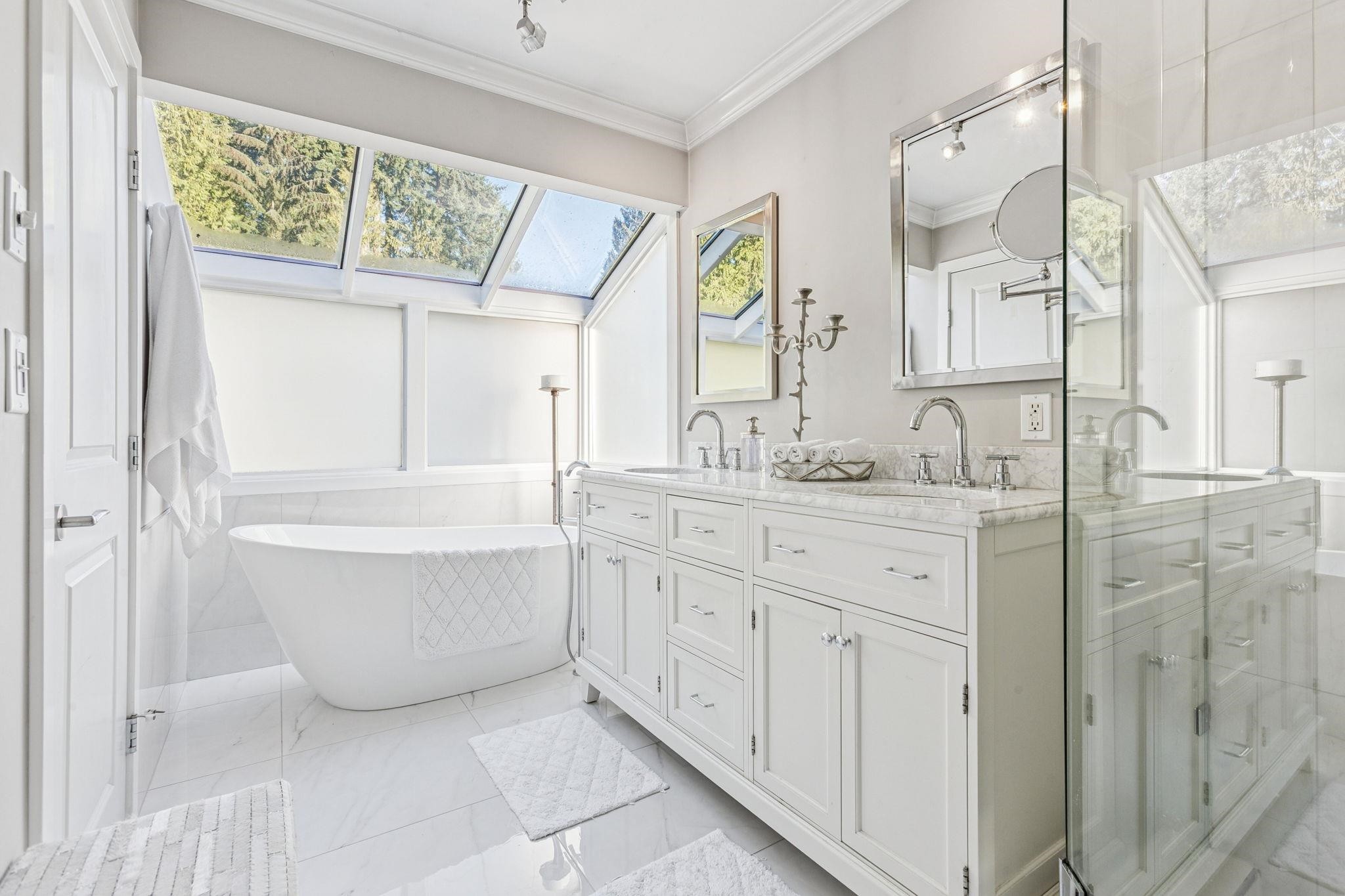 4687 Hoskins Road, North Vancouver, BC