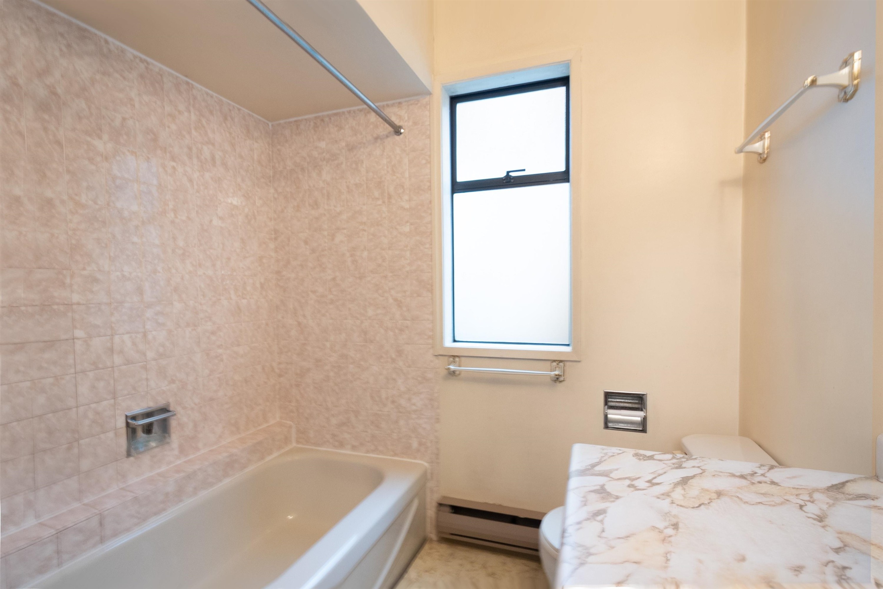 3812 24Th Avenue W, Vancouver, BC