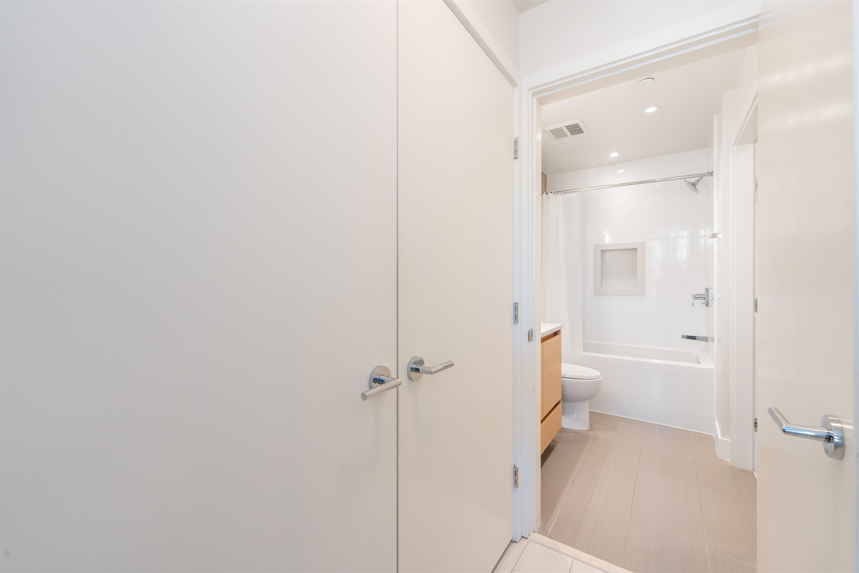 411-3538 Sawmill Crescent, Vancouver, BC