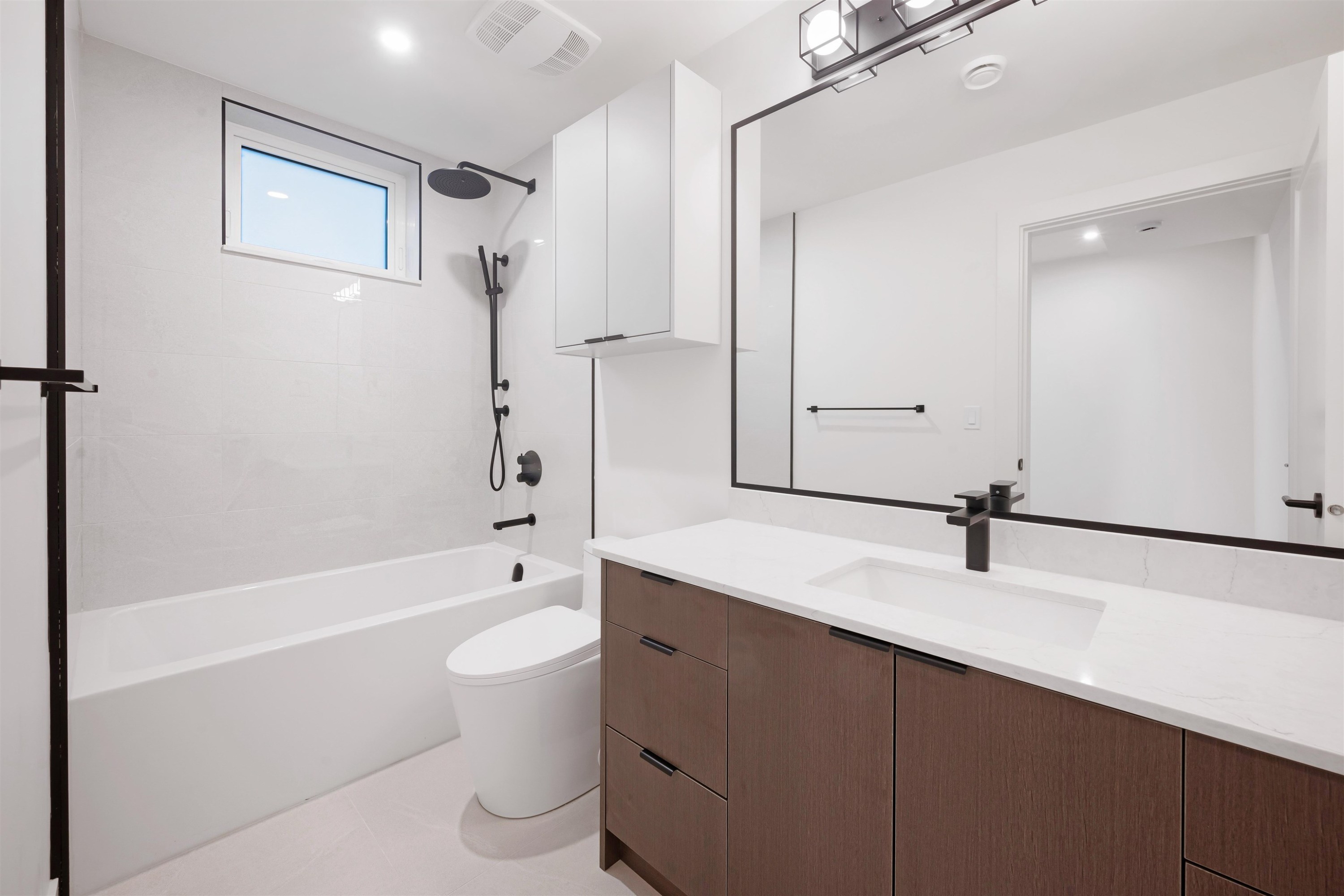 2-5554 Culloden Street, Vancouver, BC